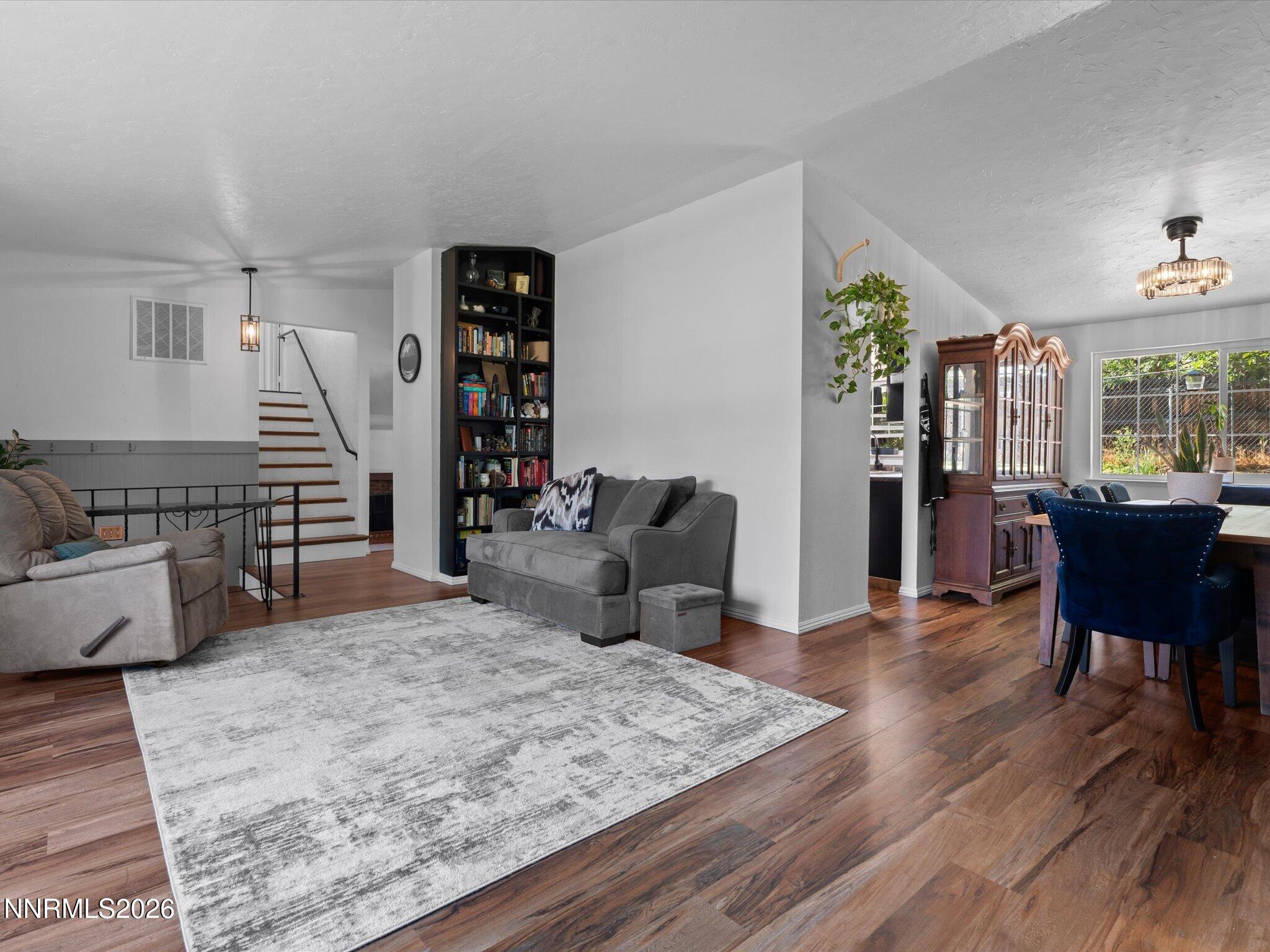 1025 Emerson Way Property Photo 10