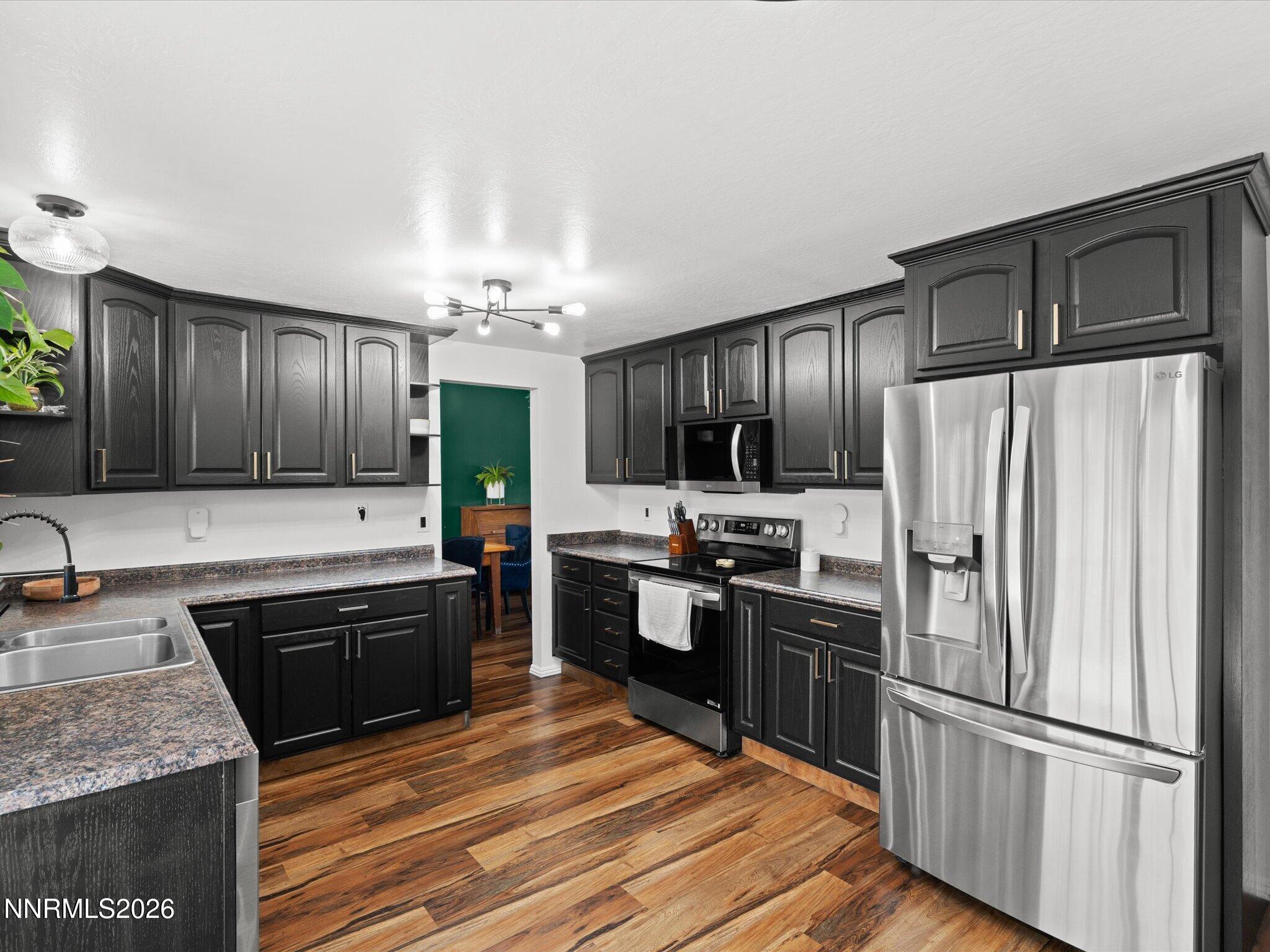 1025 Emerson Way Property Photo 12