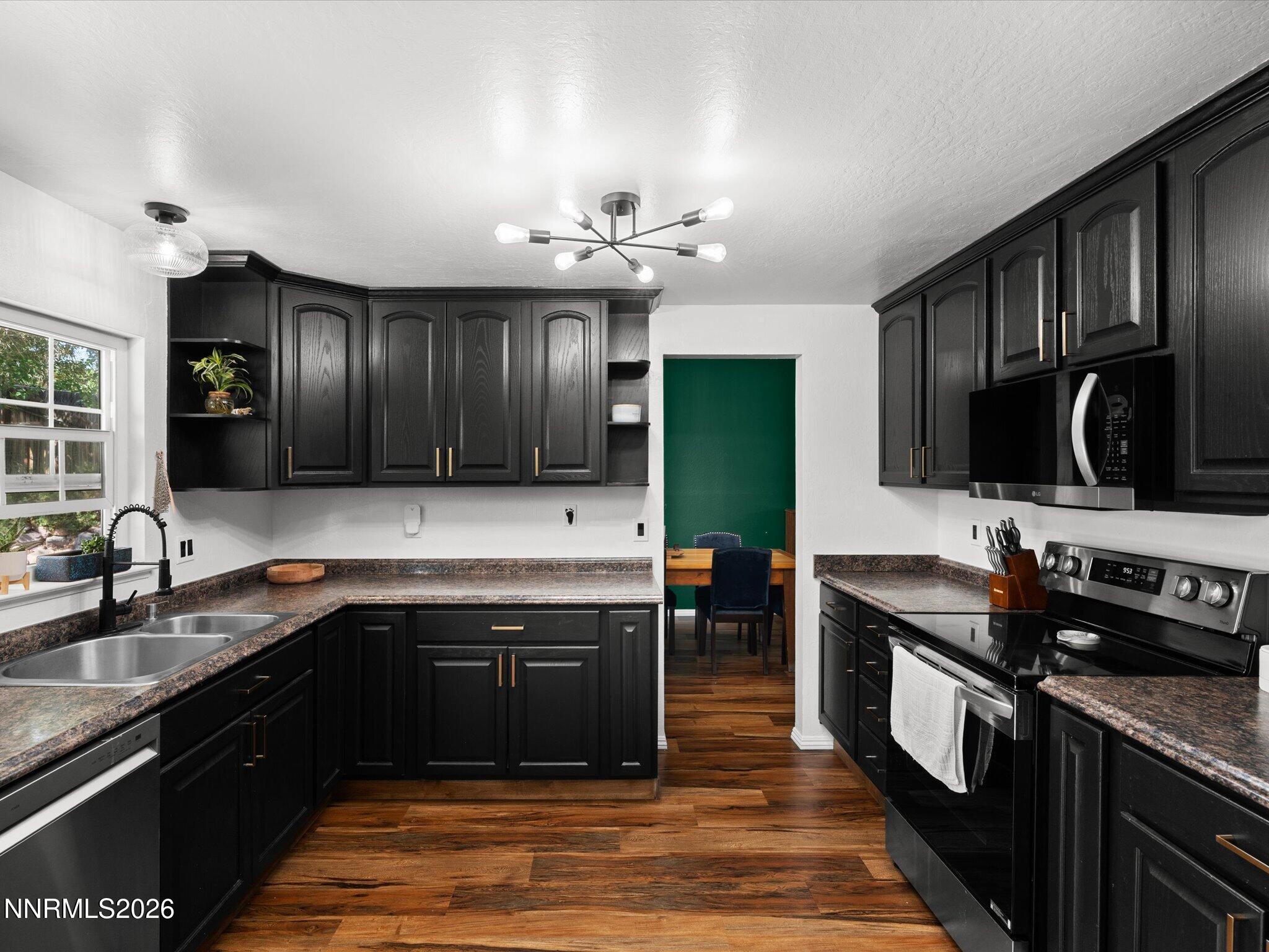 1025 Emerson Way Property Photo 13