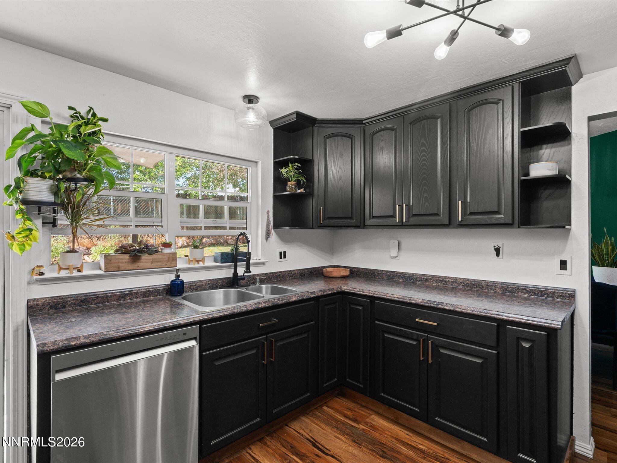 1025 Emerson Way Property Photo 14