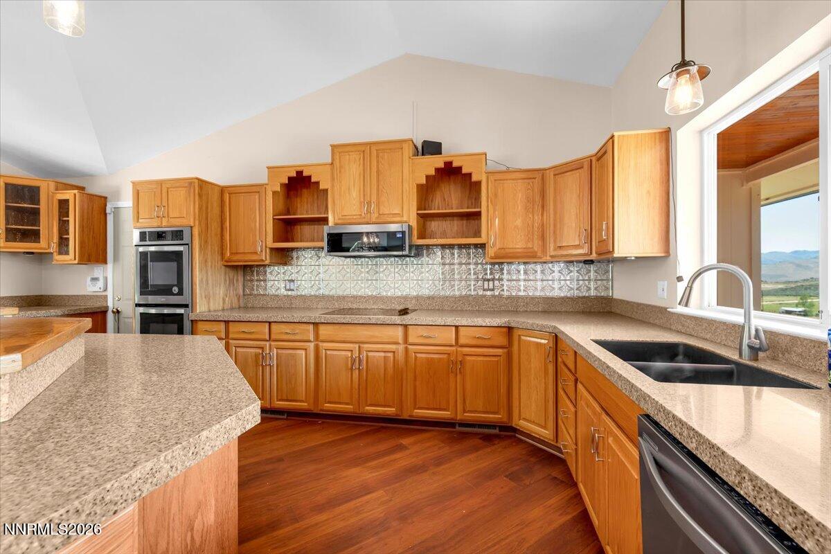 905 Thoroughbred Circle Property Photo 3