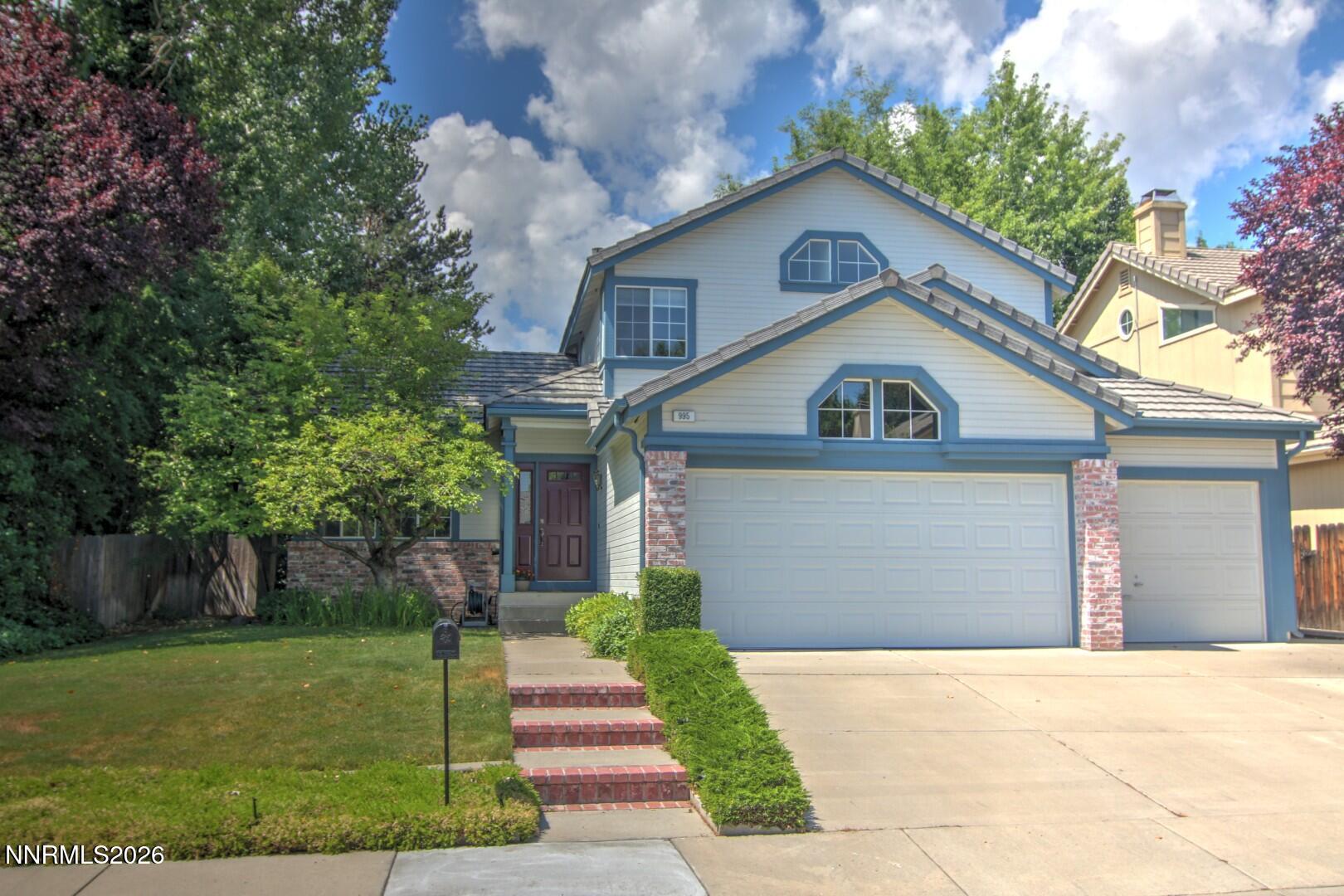 995 Leah Circle Property Photo 1