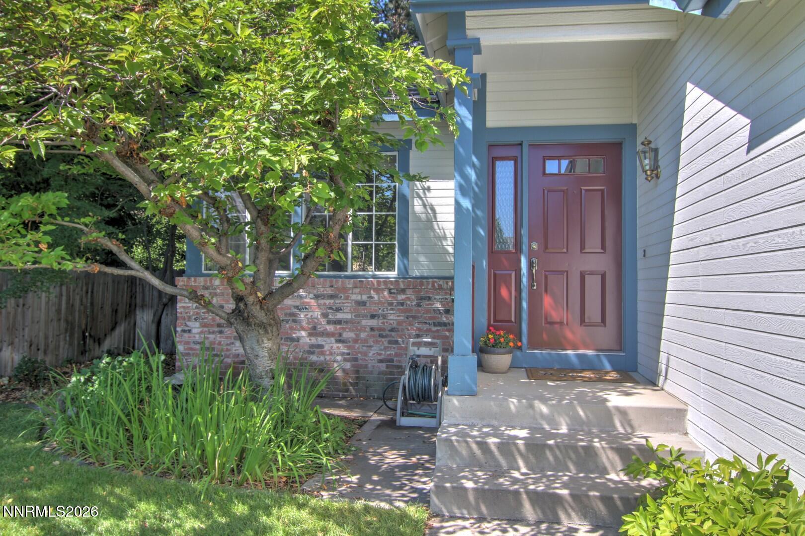995 Leah Circle Property Photo 3