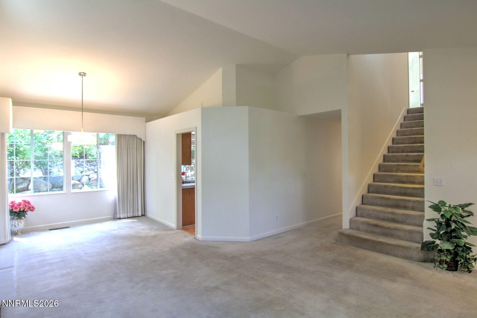995 Leah Circle Property Photo 6