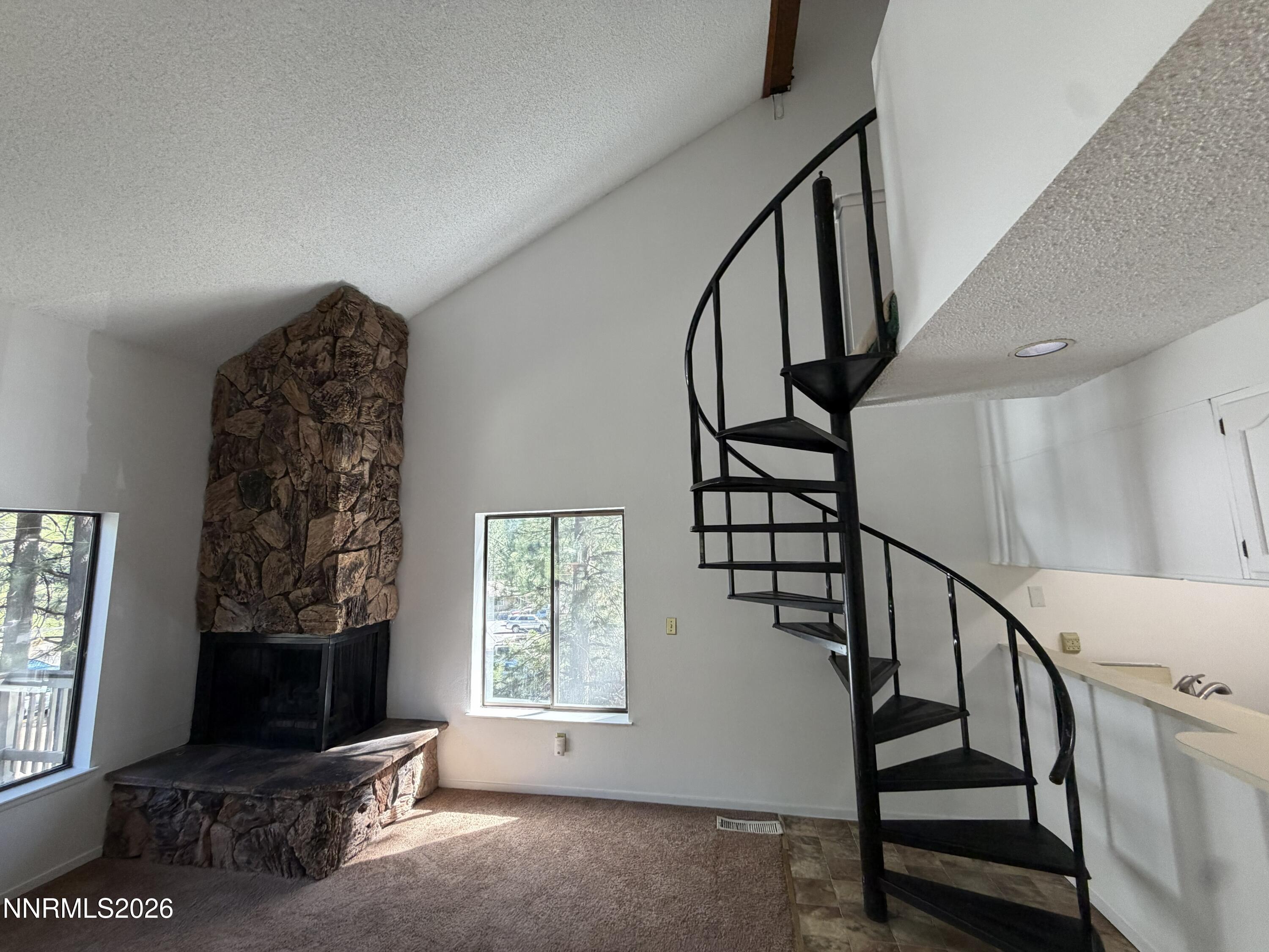 770 Southwood Boulevard #8 Property Photo 3