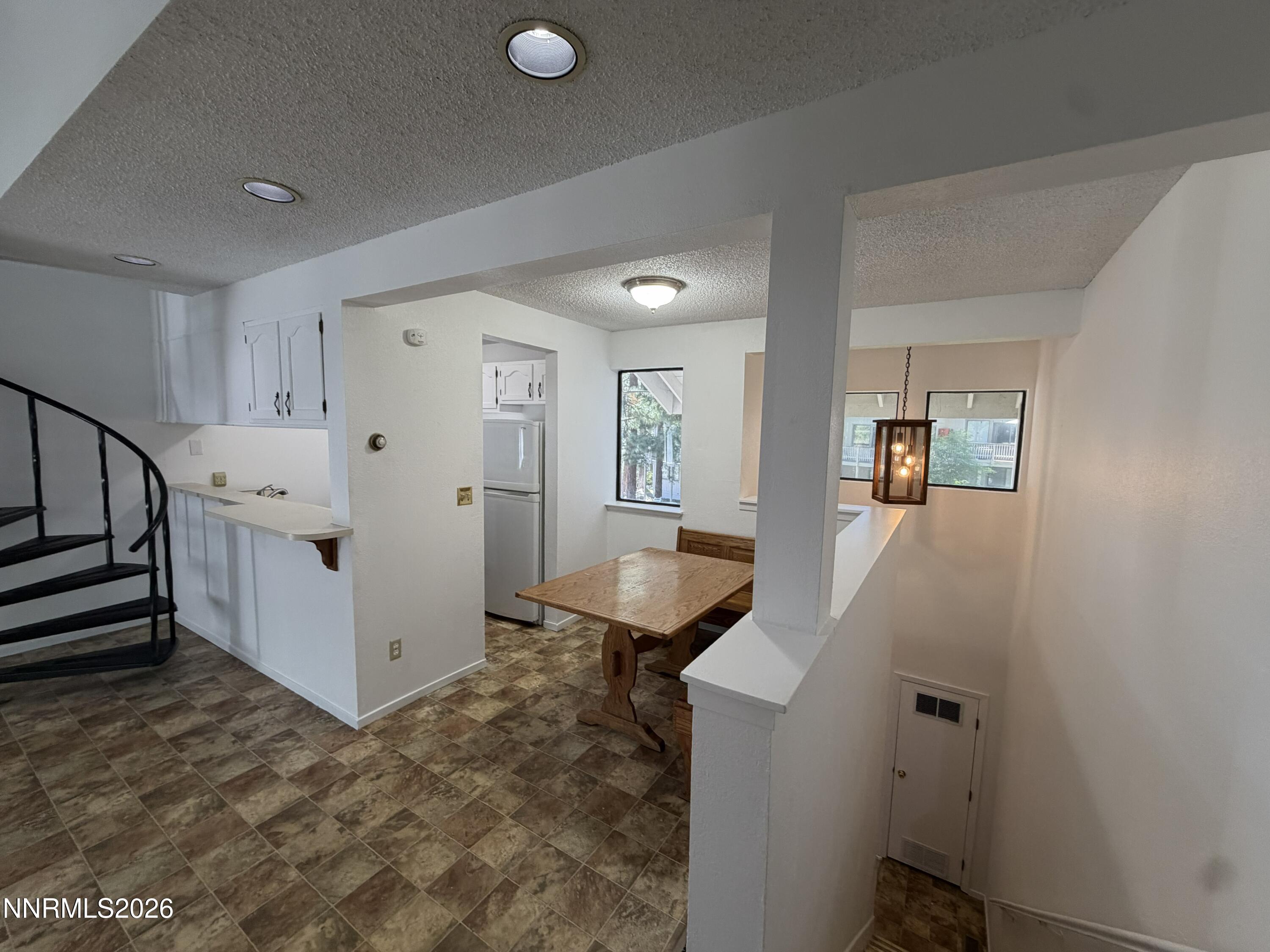 770 Southwood Boulevard #8 Property Photo 5