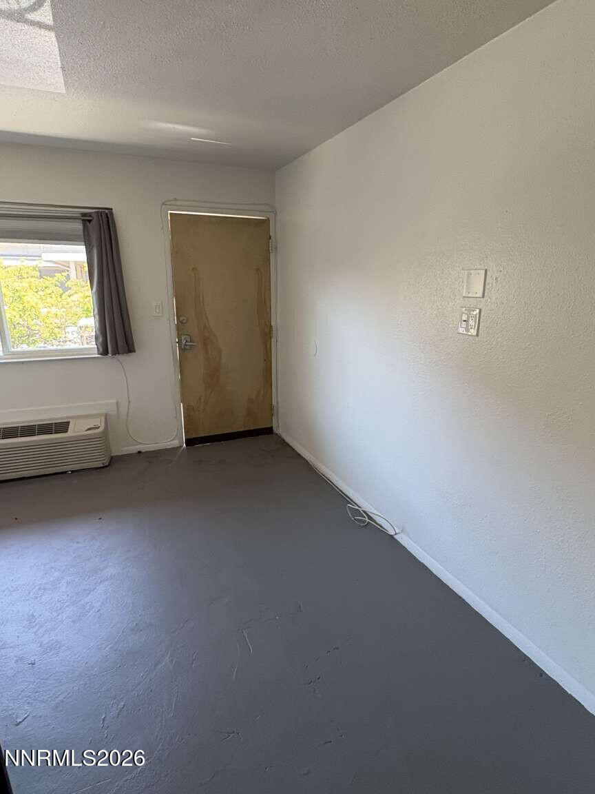 500 University Way Property Photo 7