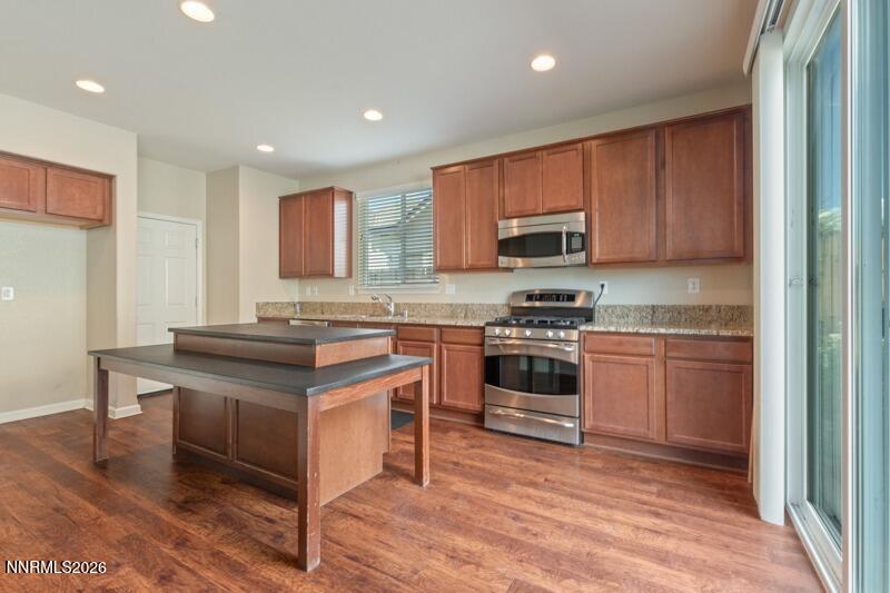 1052 Crown View Drive Property Photo 5