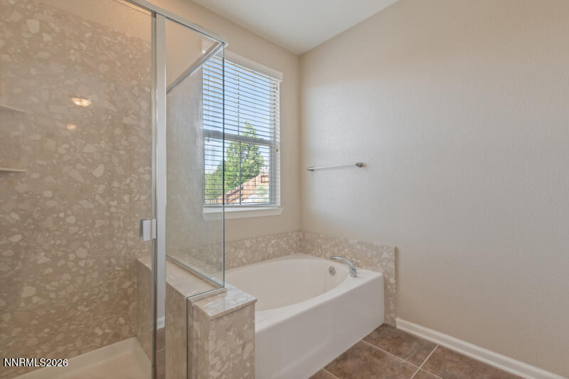 1052 Crown View Drive Property Photo 10