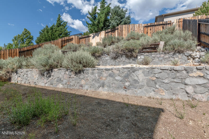 1052 Crown View Drive Property Photo 17