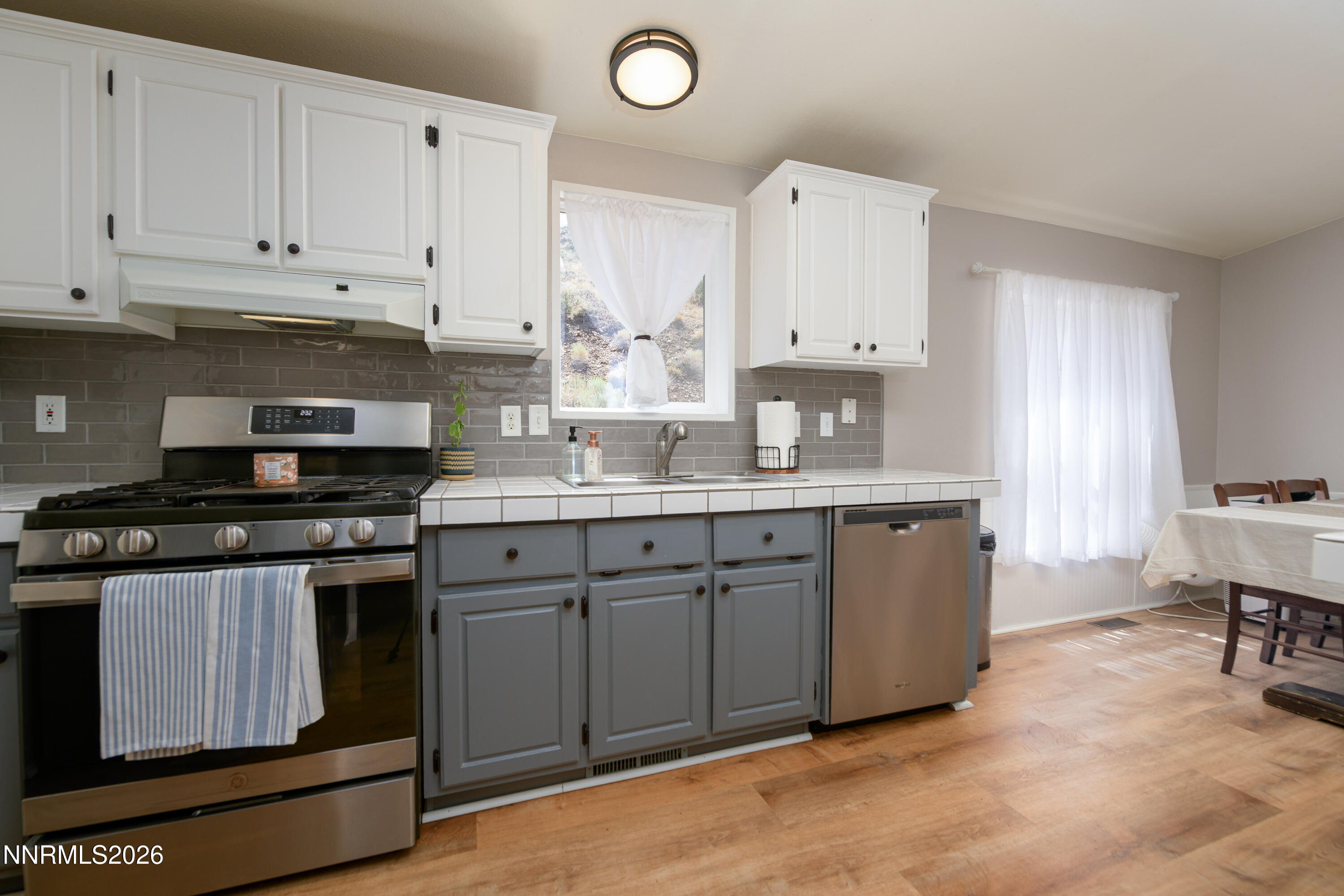 3769 Arden Way Property Photo 7