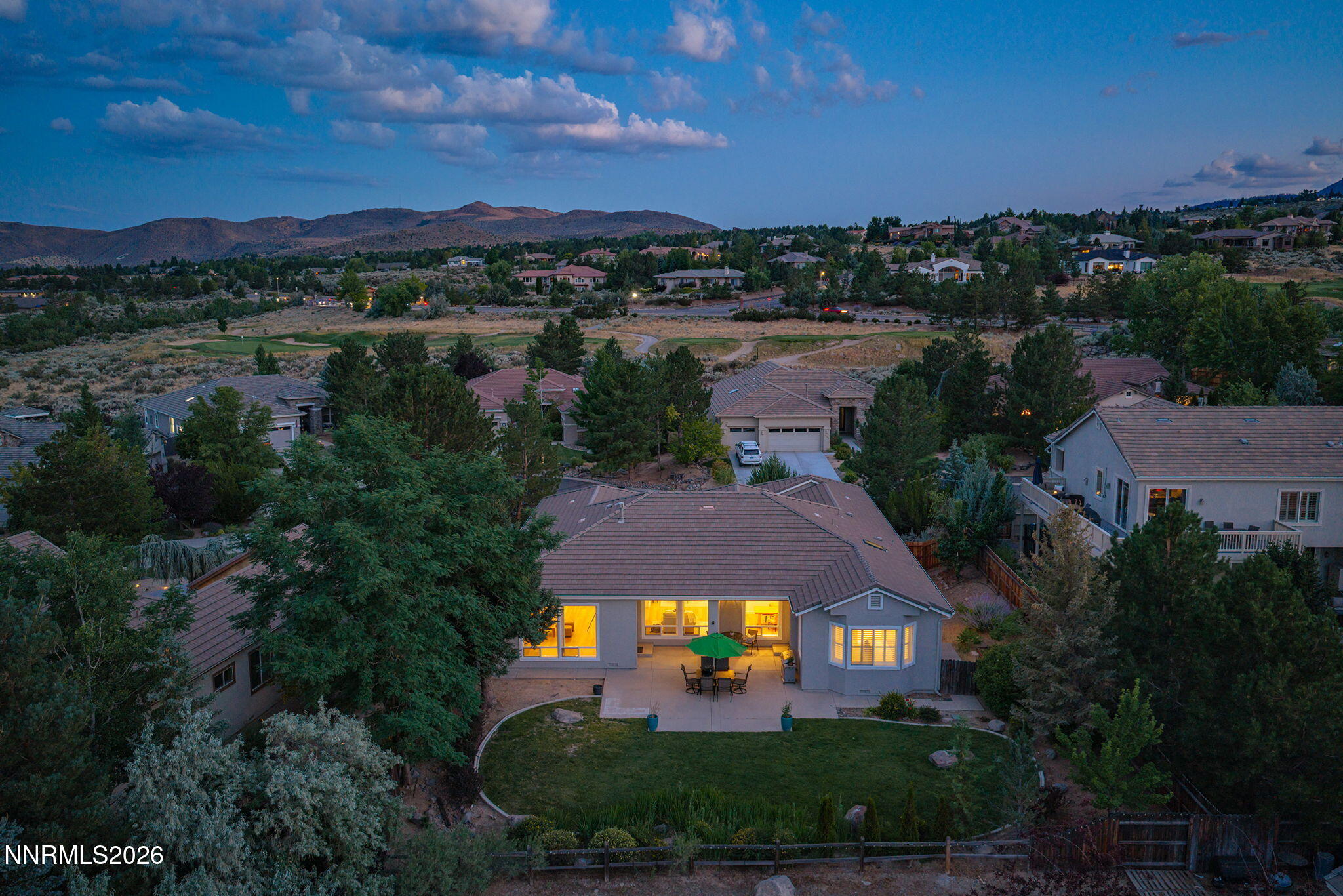 2711 Sun Chaser Court Property Photo 2