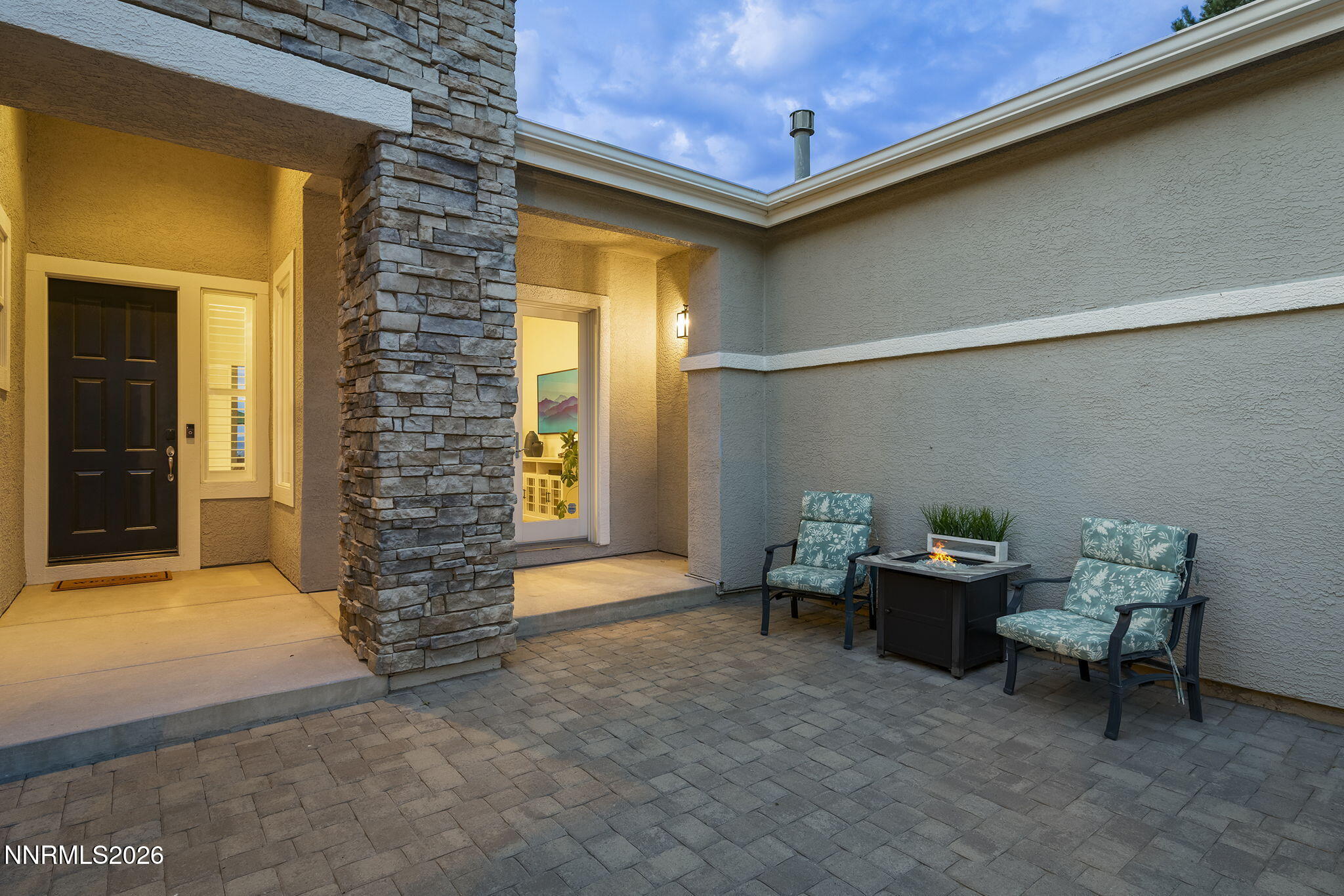 2711 Sun Chaser Court Property Photo 8