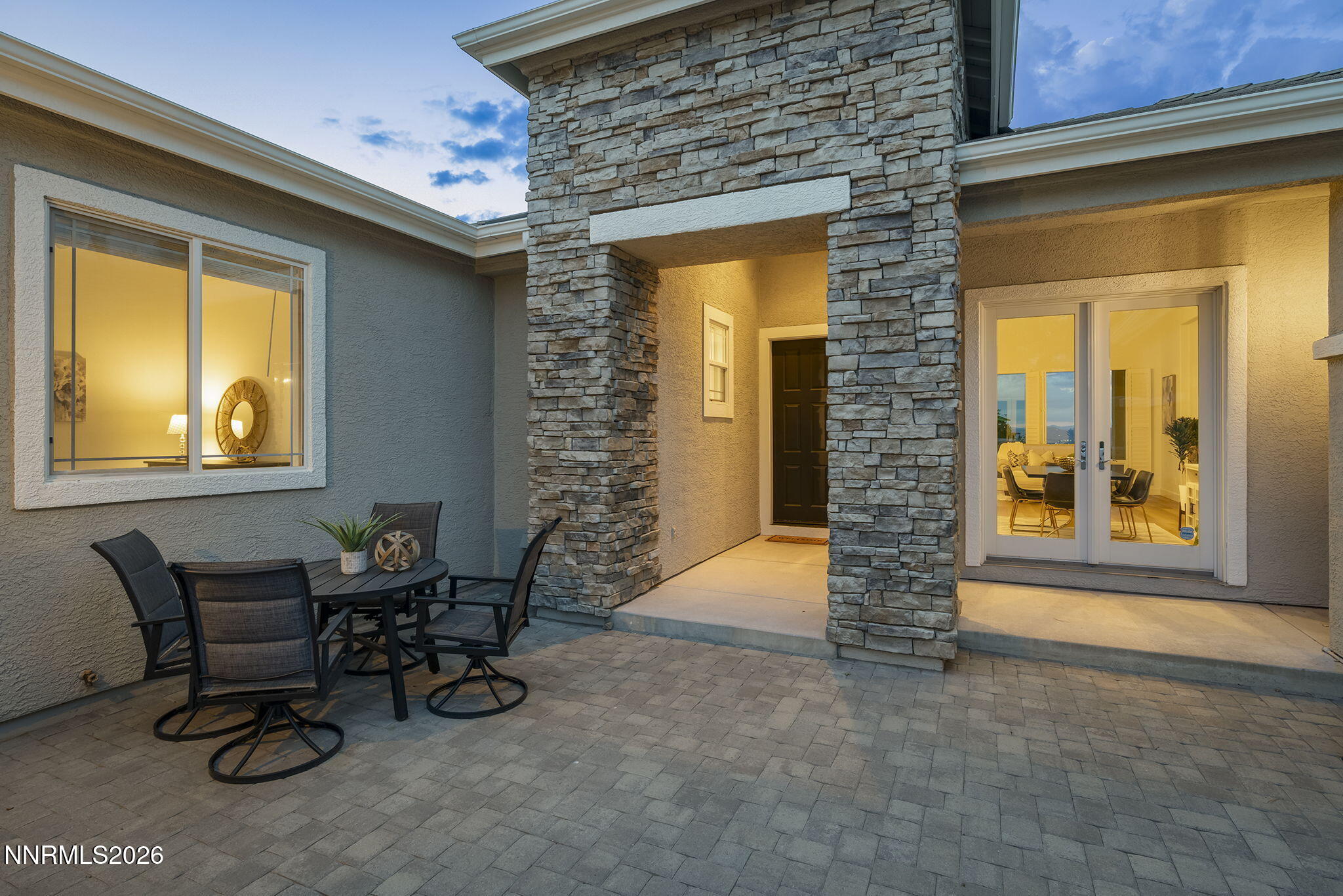 2711 Sun Chaser Court Property Photo 9