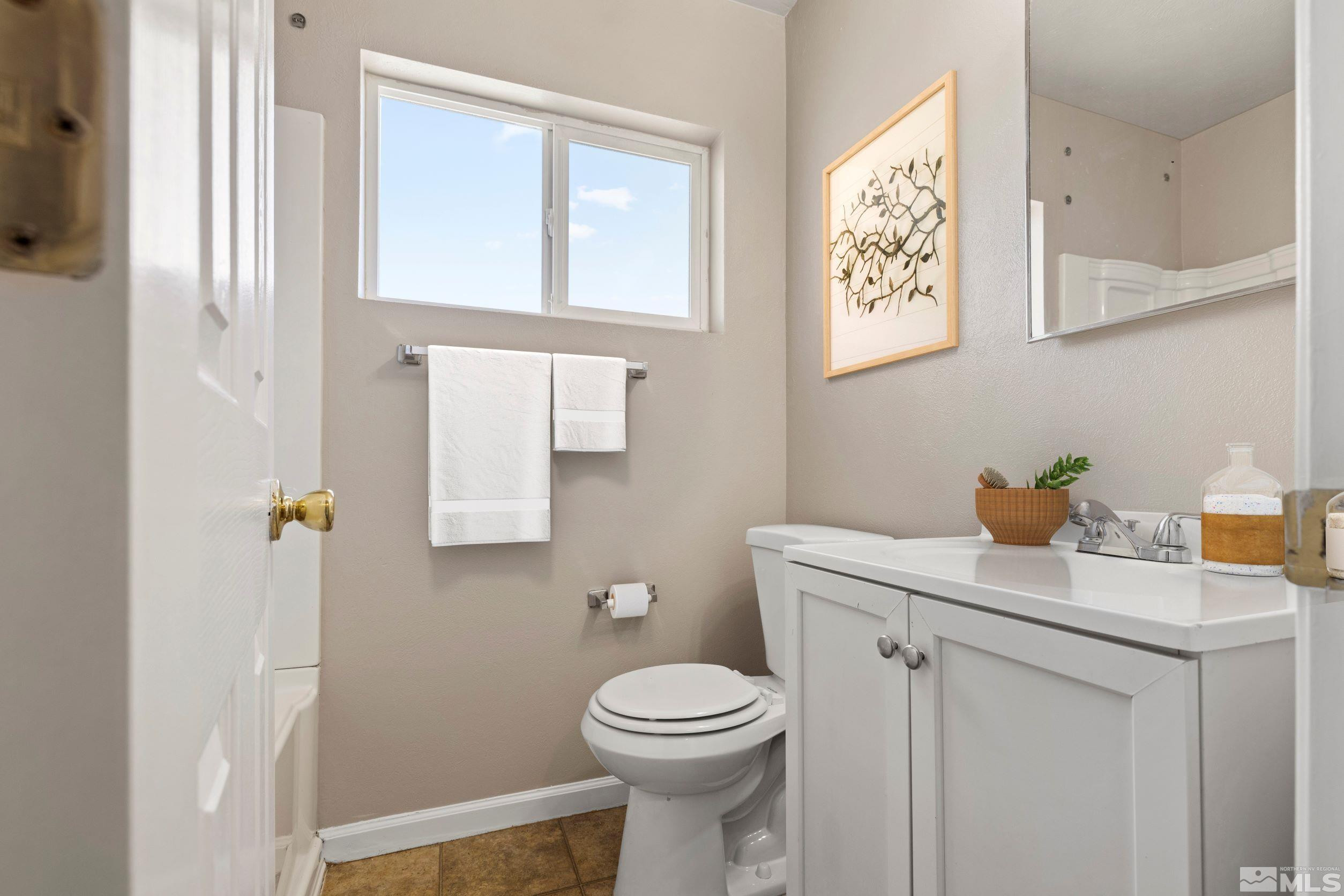 695 Denslowe Drive Property Photo 12