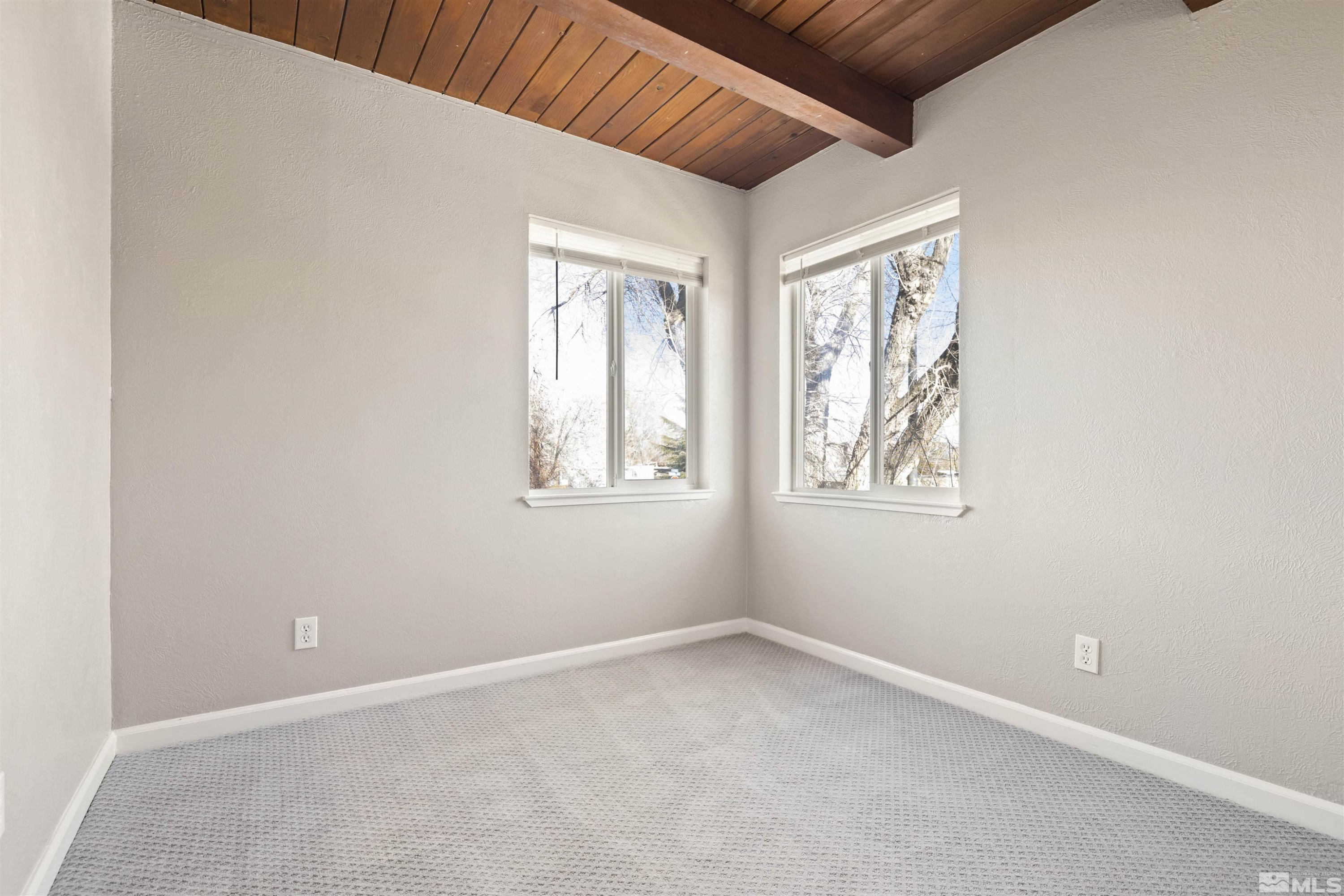 695 Denslowe Drive Property Photo 14