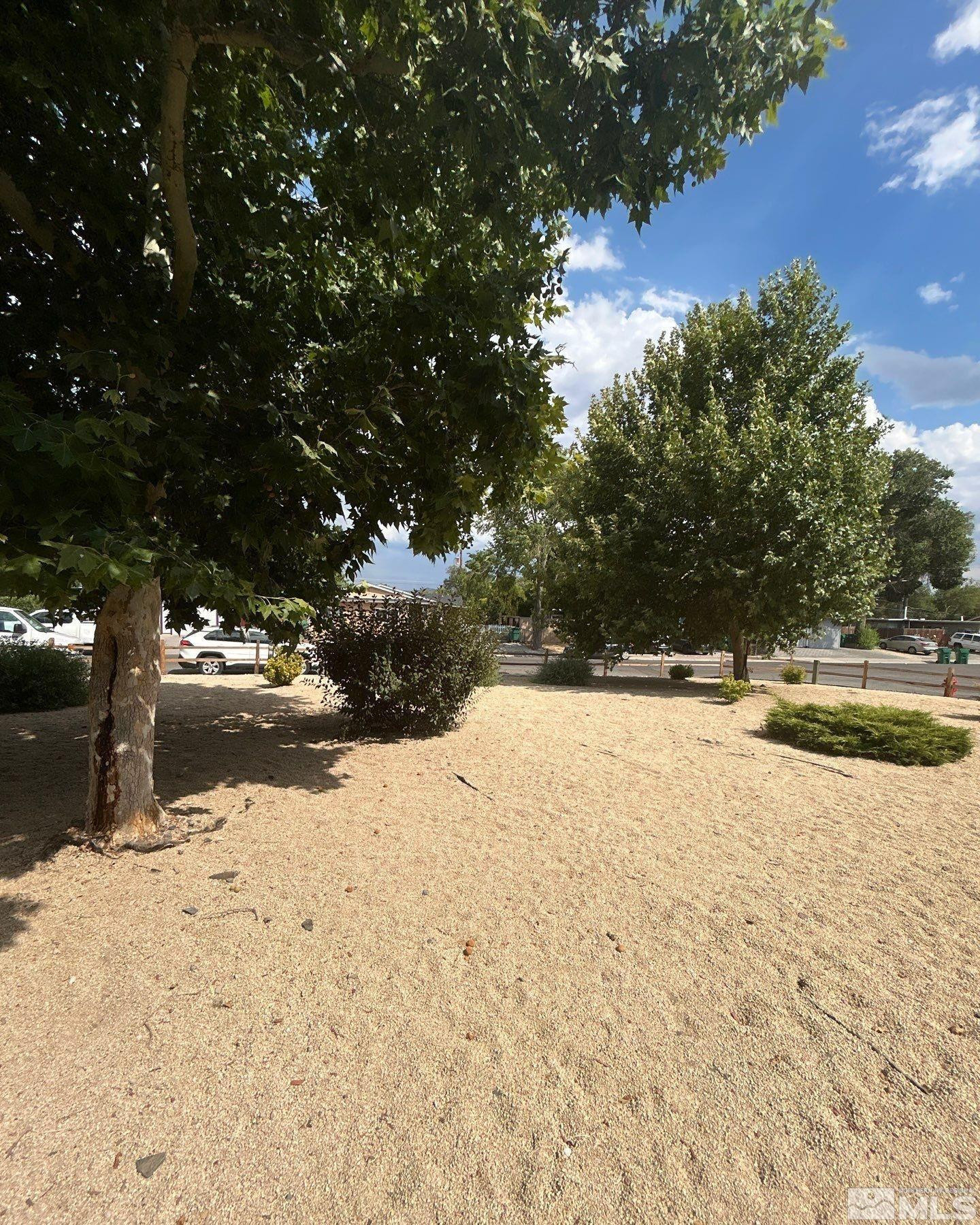 695 Denslowe Drive Property Photo 17