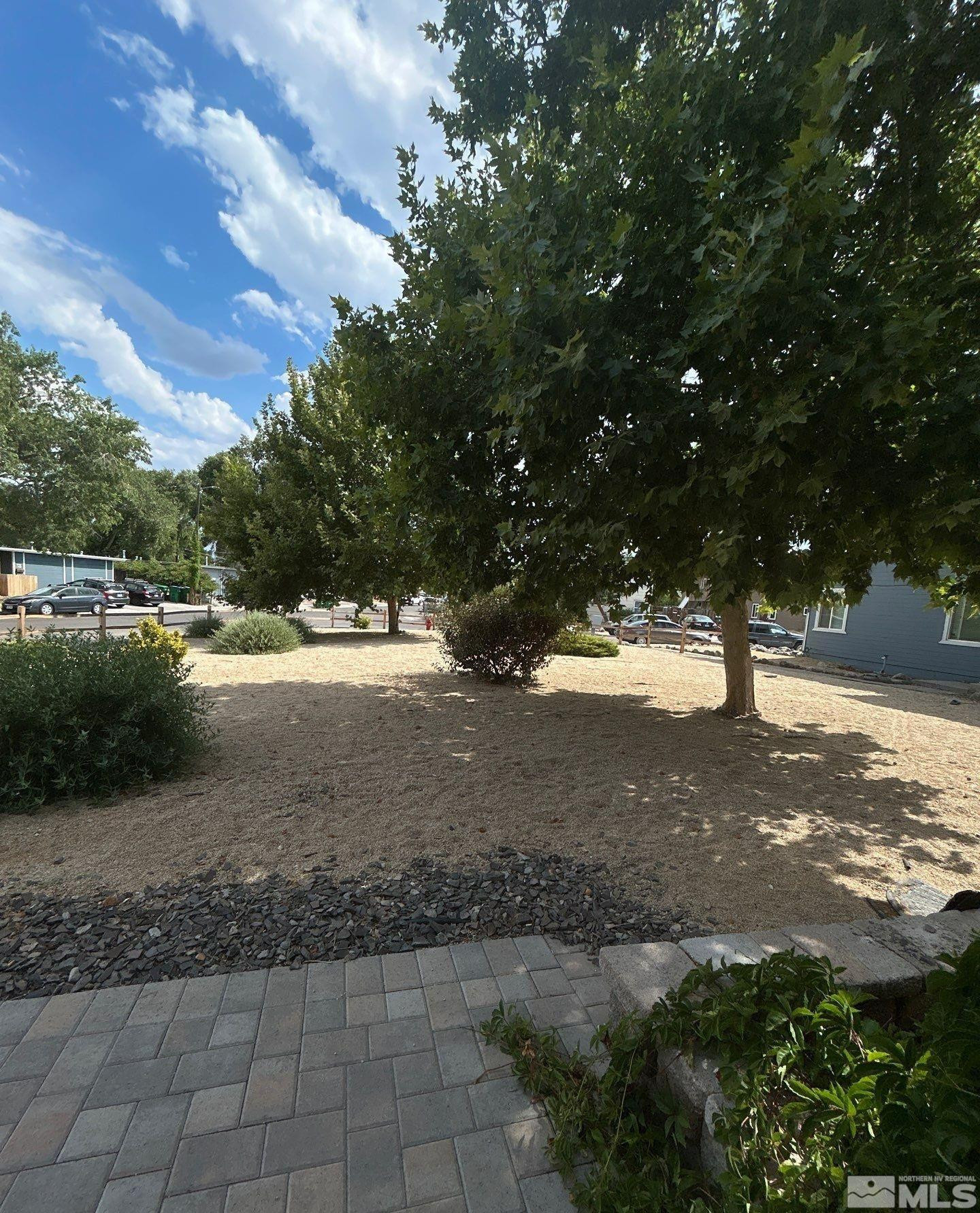 695 Denslowe Drive Property Photo 18