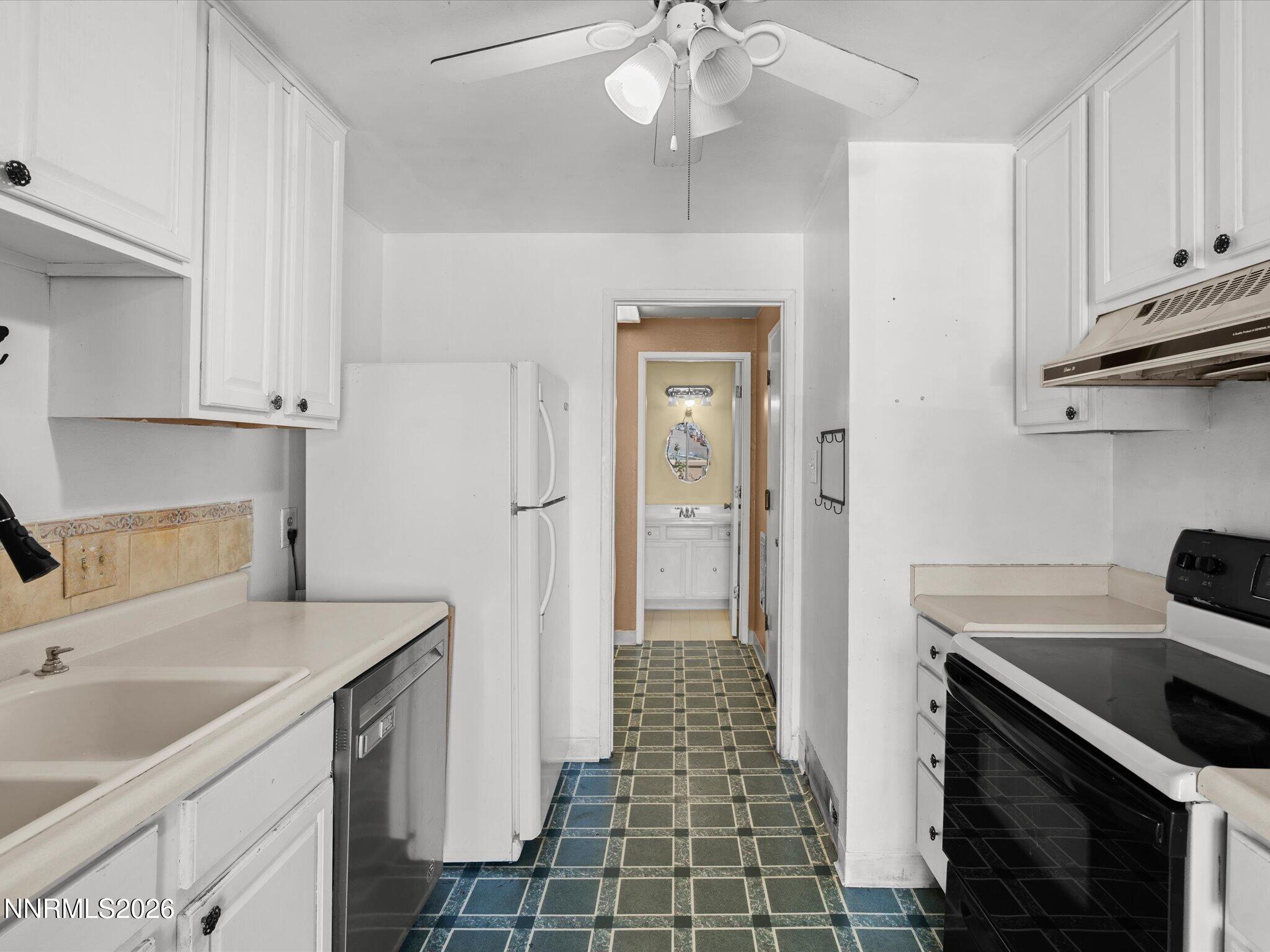 1763 London Circle Property Photo 15