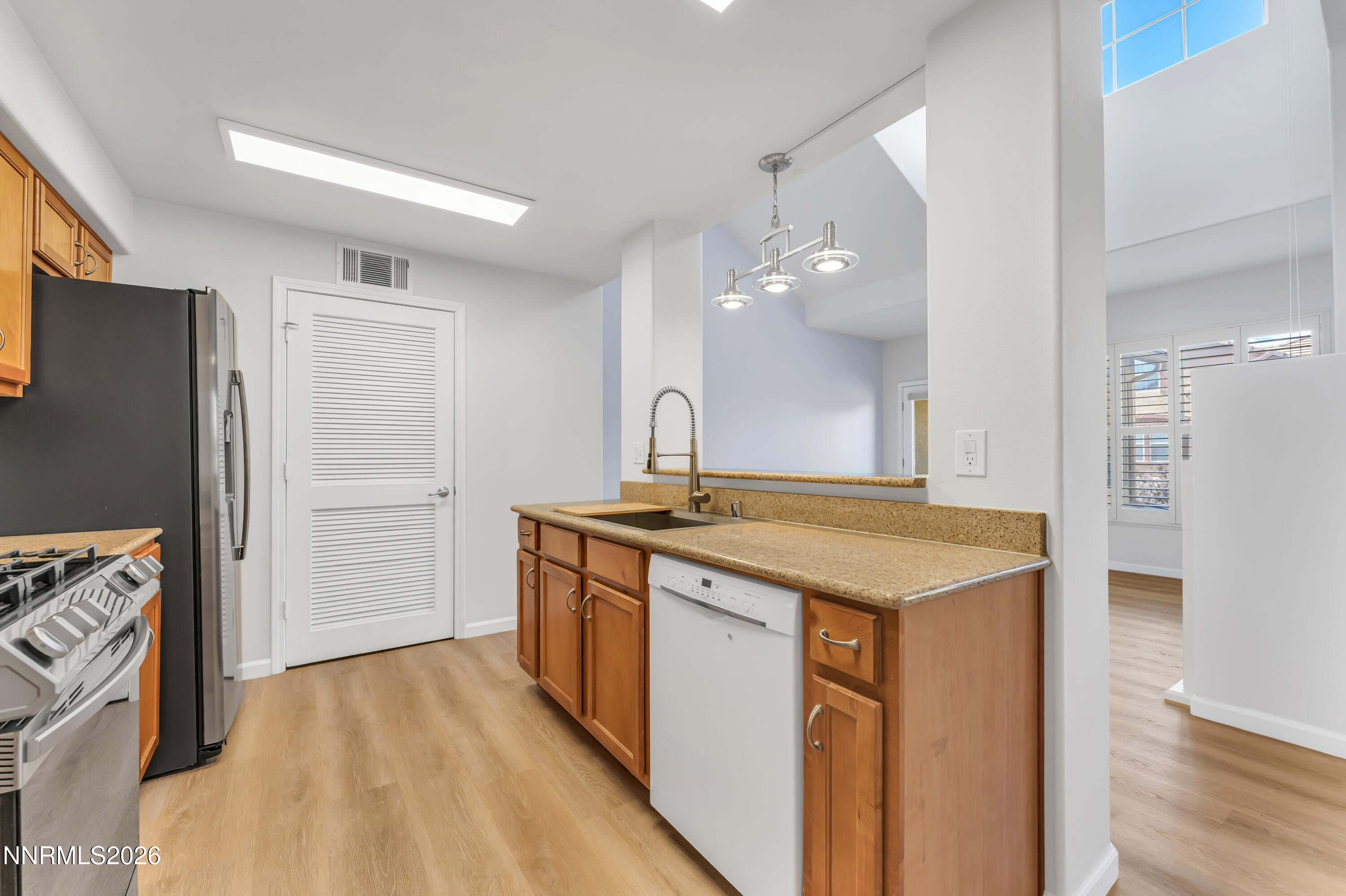1325 S Meadows Parkway # 122 Property Photo 11