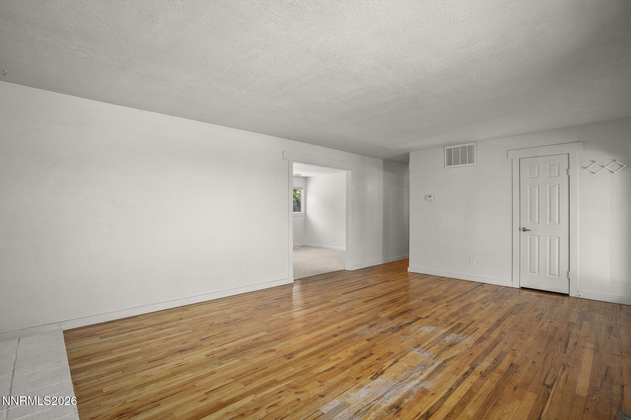 1401 Surf Way Property Photo 10