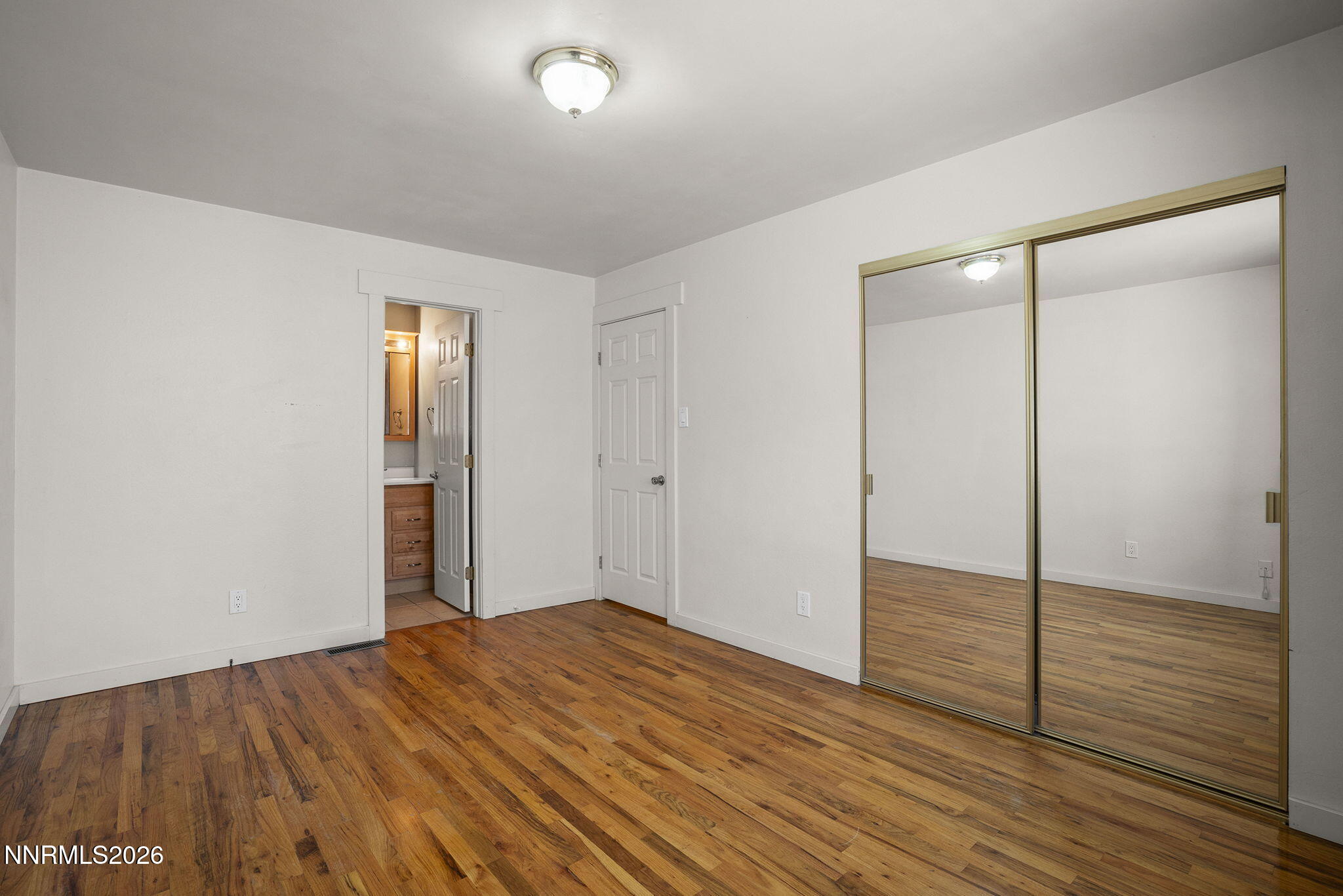 1401 Surf Way Property Photo 18
