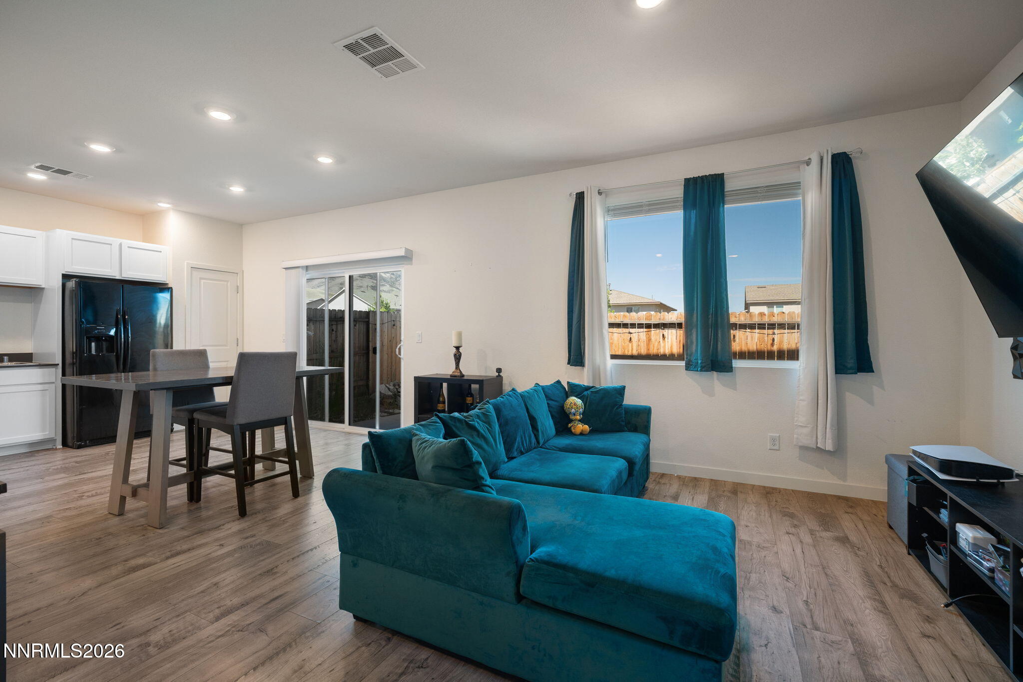 8855 Sky Wind Road Property Photo 3