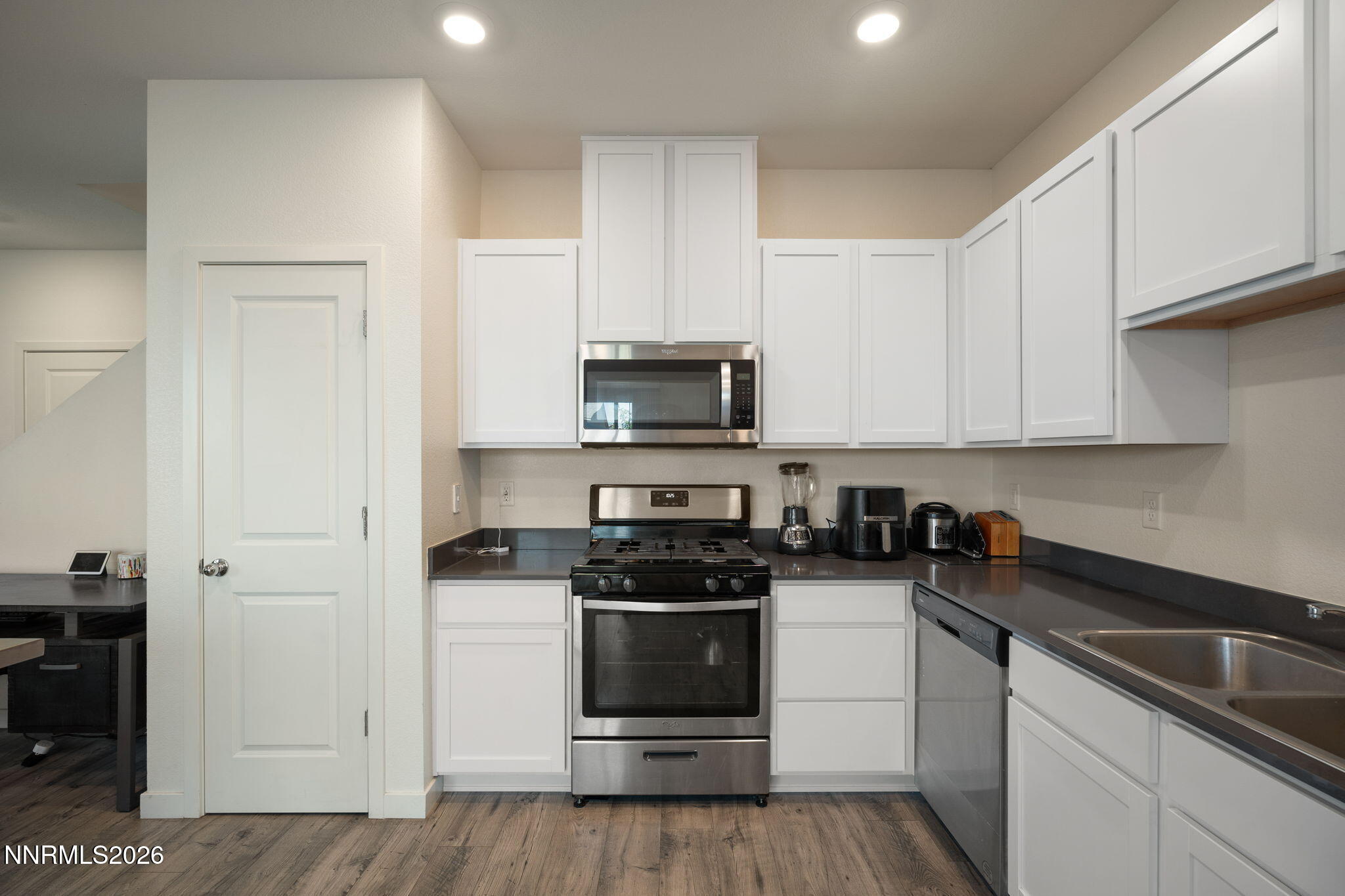 8855 Sky Wind Road Property Photo 6