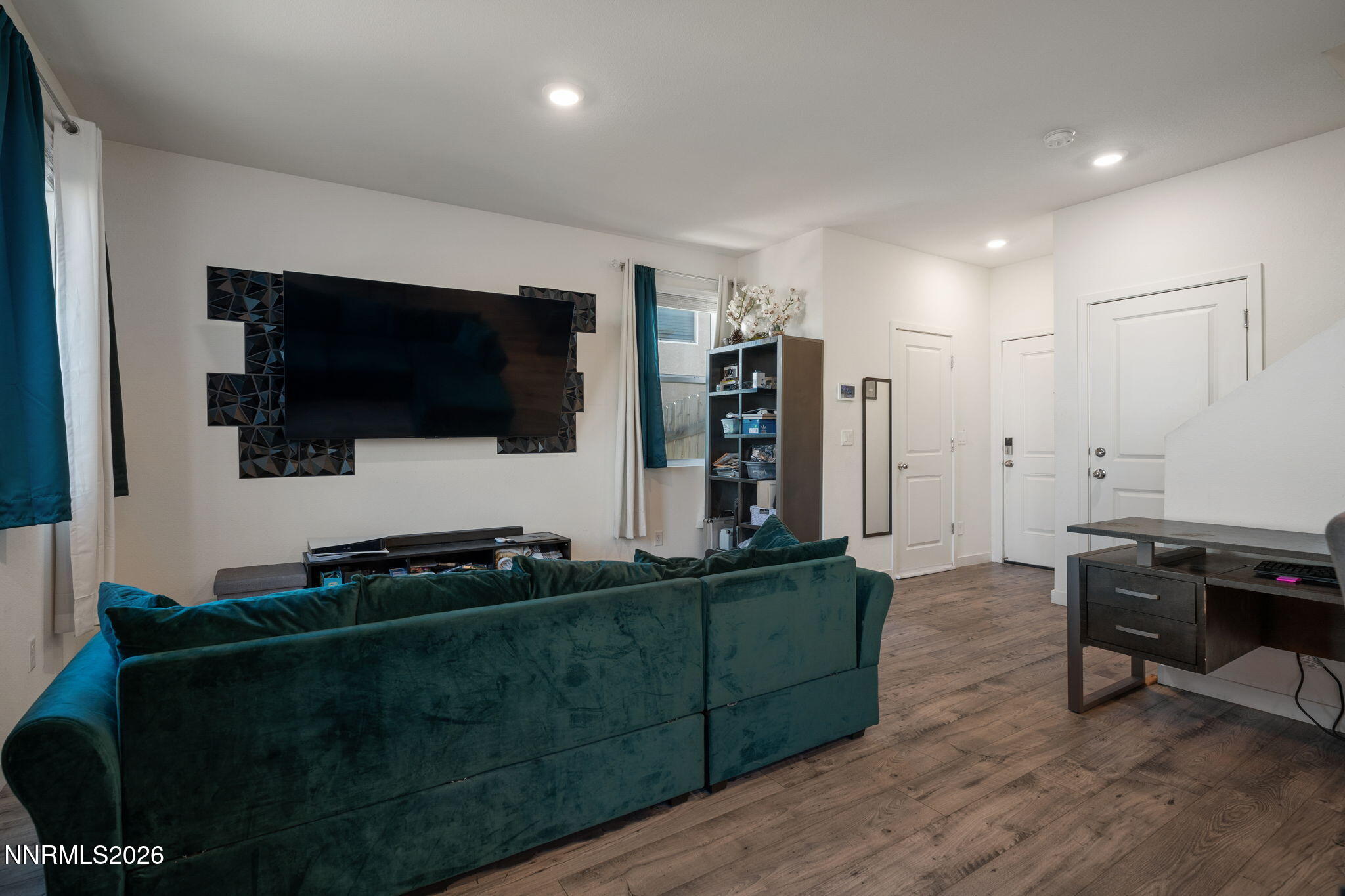 8855 Sky Wind Road Property Photo 9
