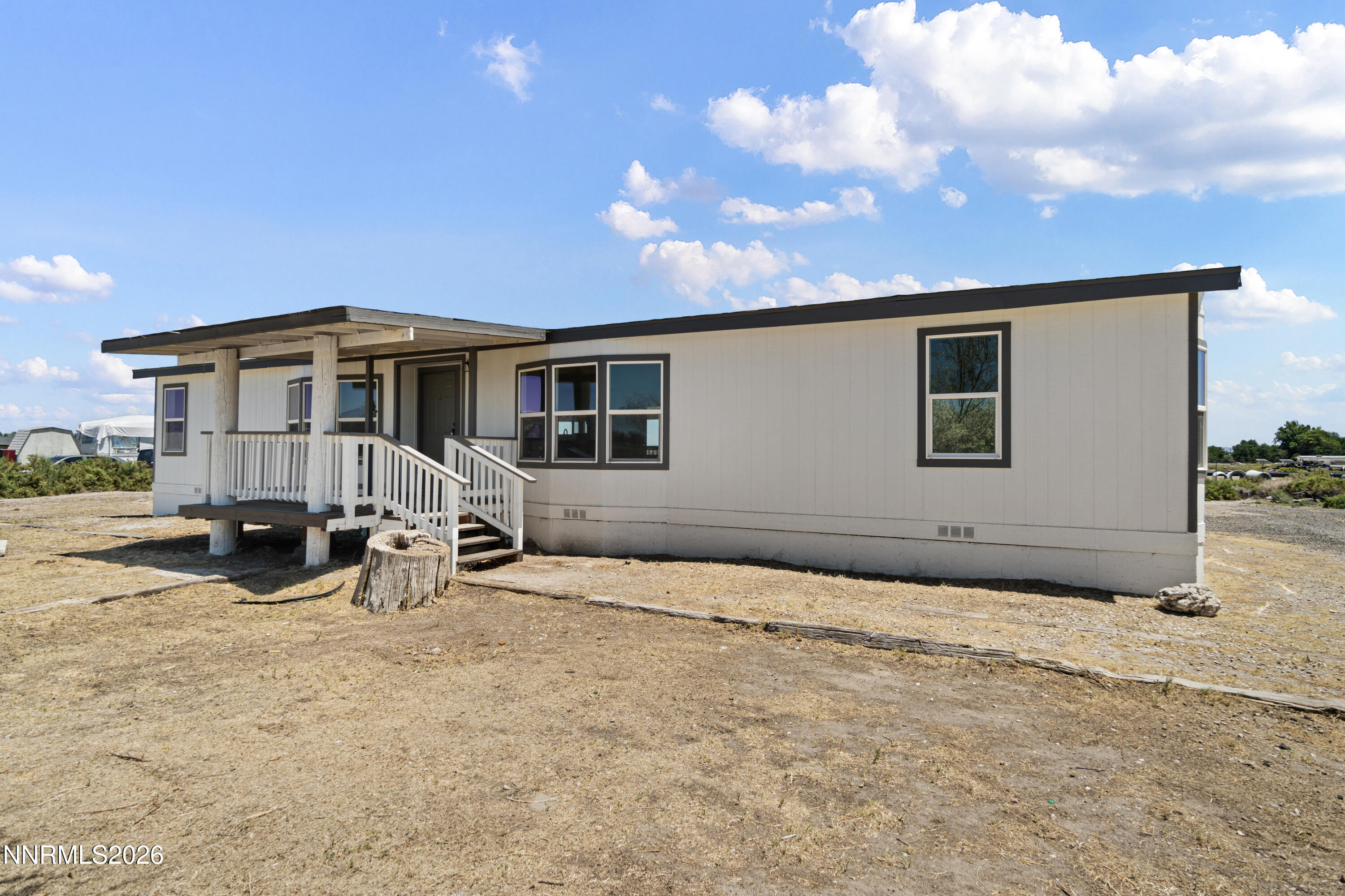 700 Thornbird Drive Property Photo 4