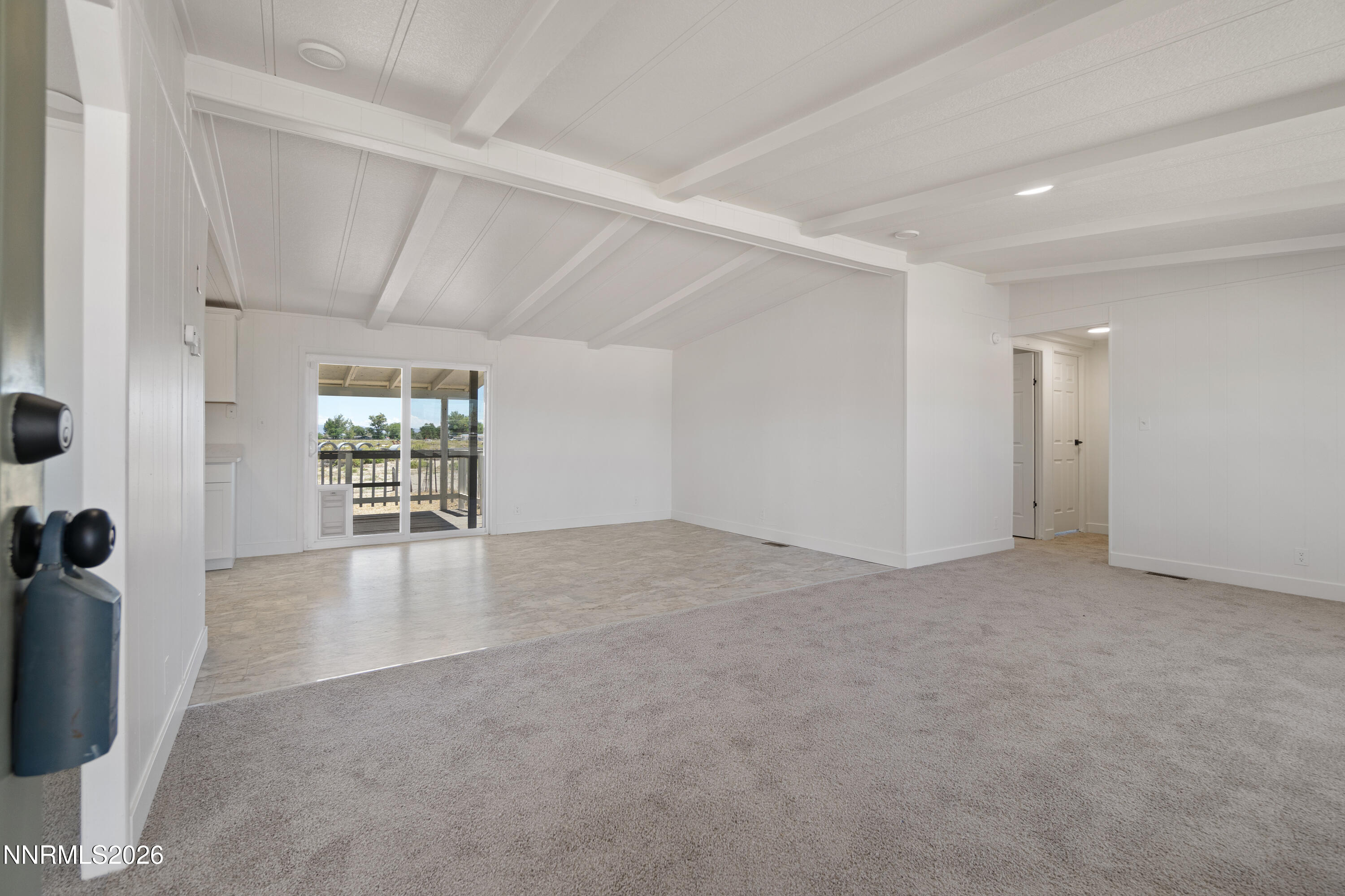 700 Thornbird Drive Property Photo 6