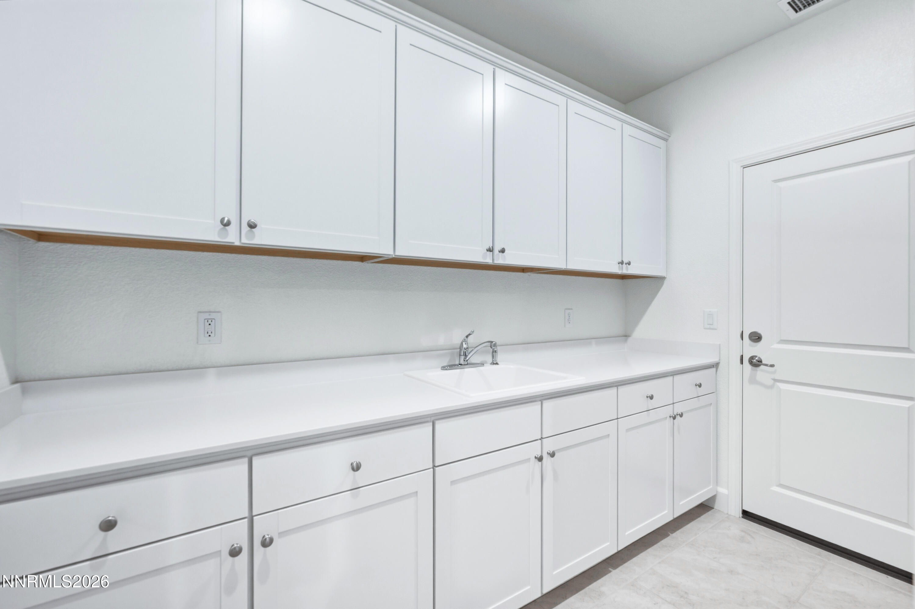 6752 Pilot Peak Court Property Photo 15