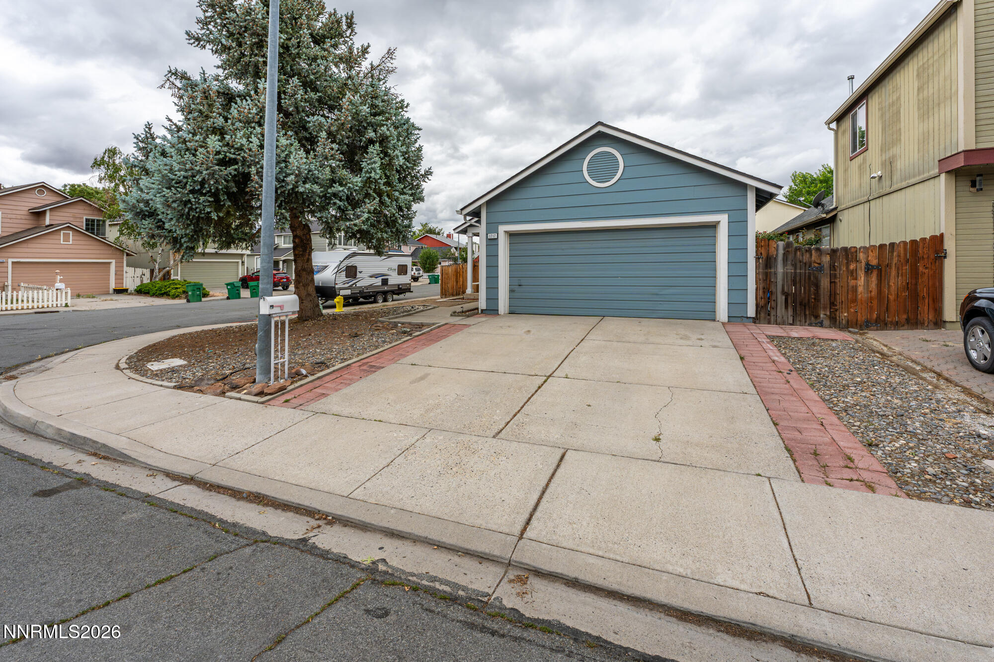 1717 Bluehaven Drive Property Photo 3