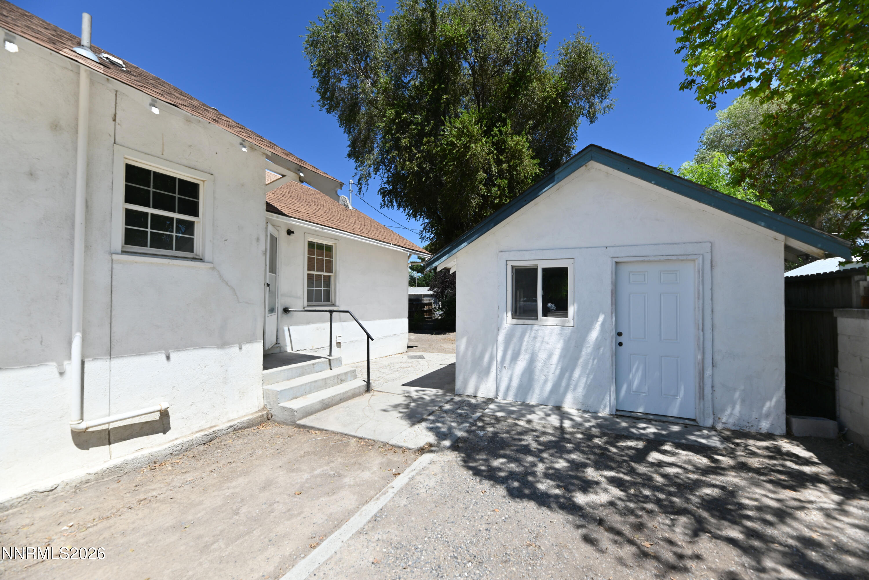 1630 Elmhurst Avenue Property Photo 4