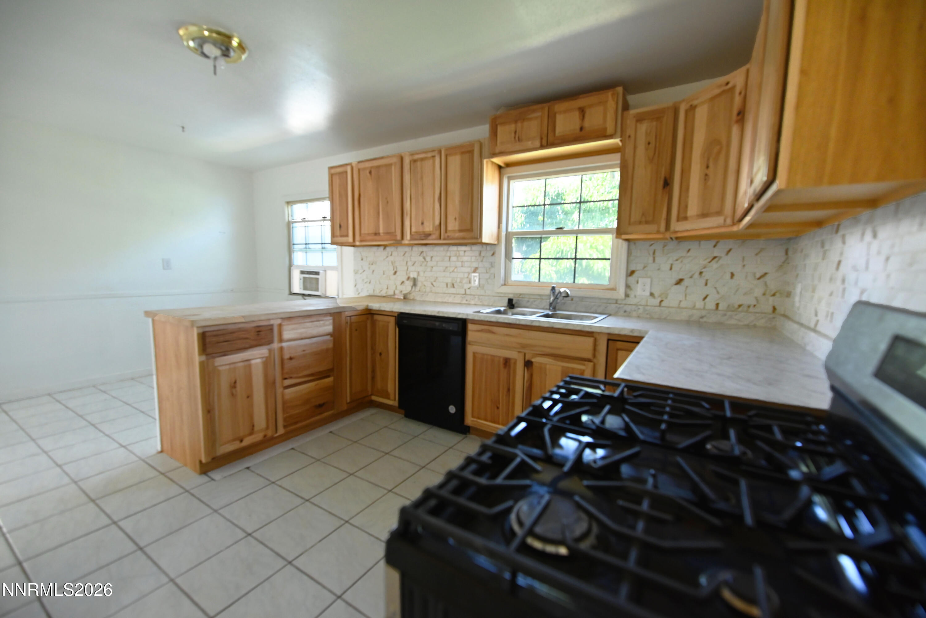 1630 Elmhurst Avenue Property Photo 16