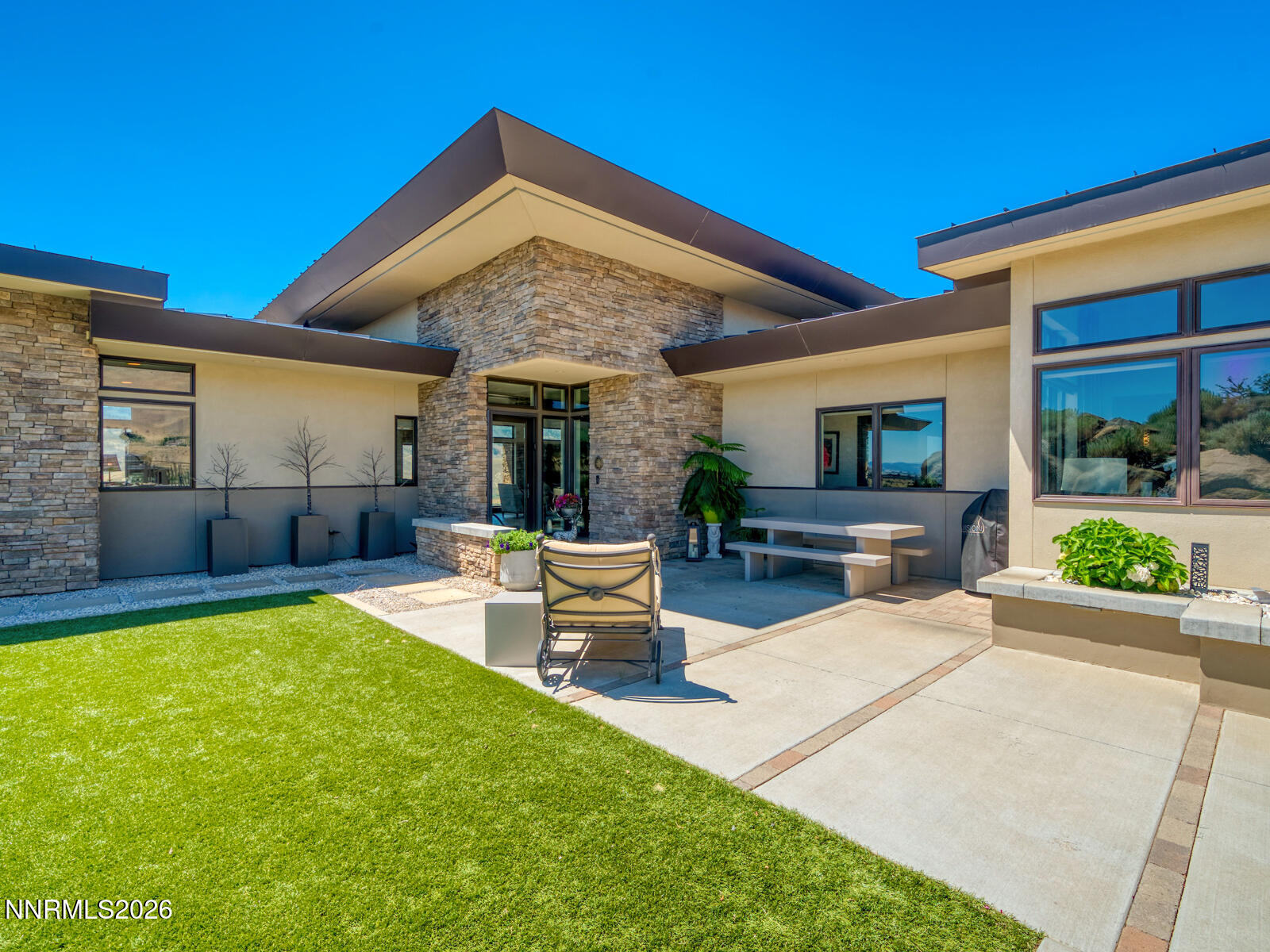 8220 Standing Stone Circle Property Photo 7
