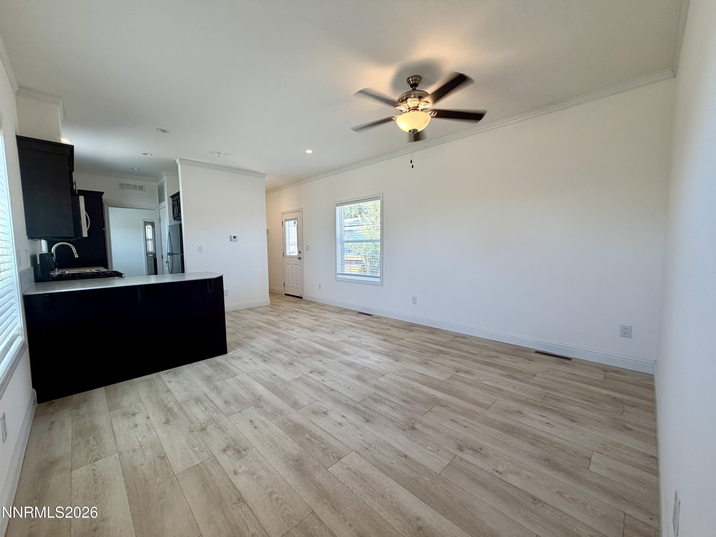 5405 Desert Lane Property Photo 3
