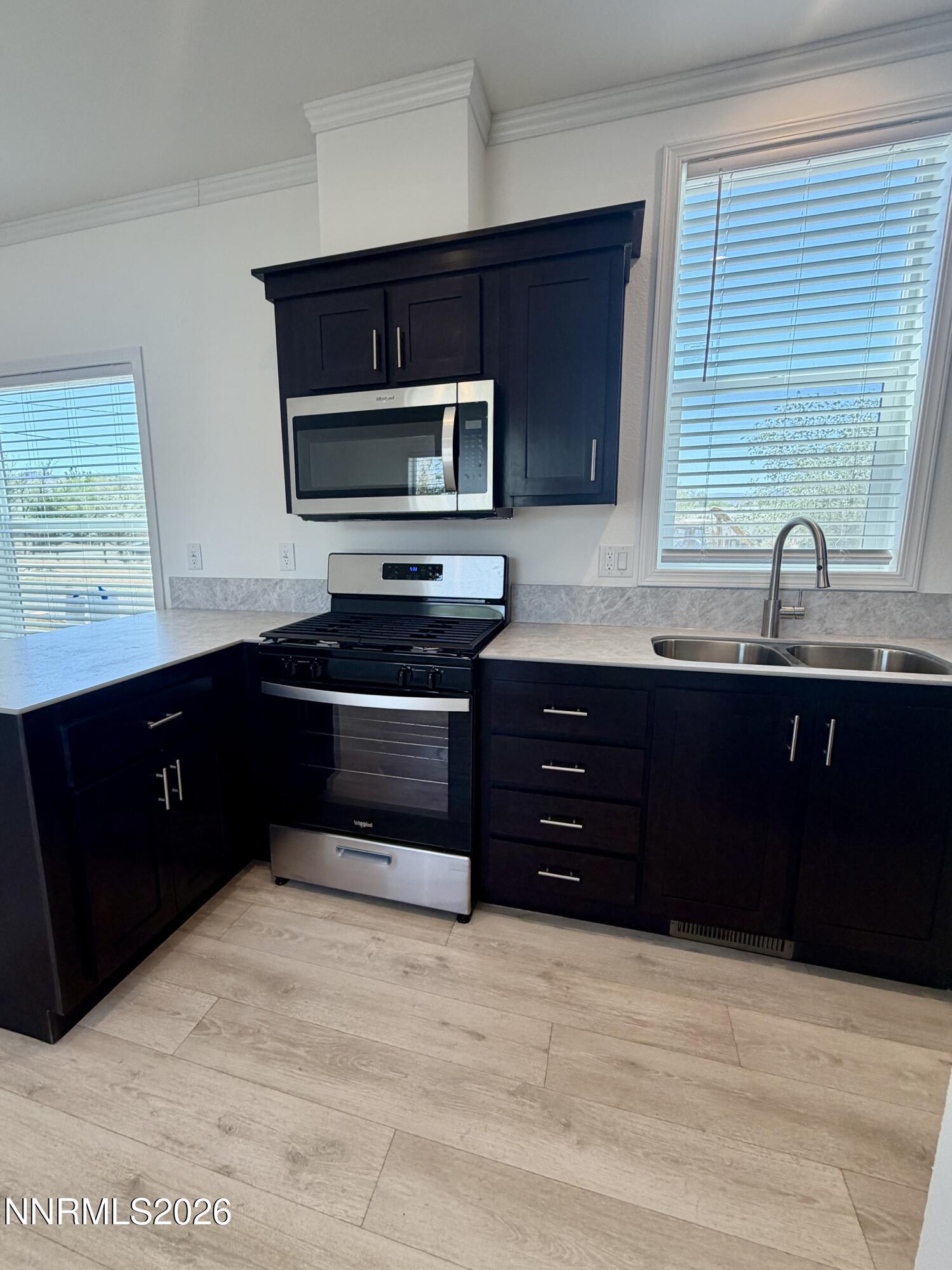 5405 Desert Lane Property Photo 4