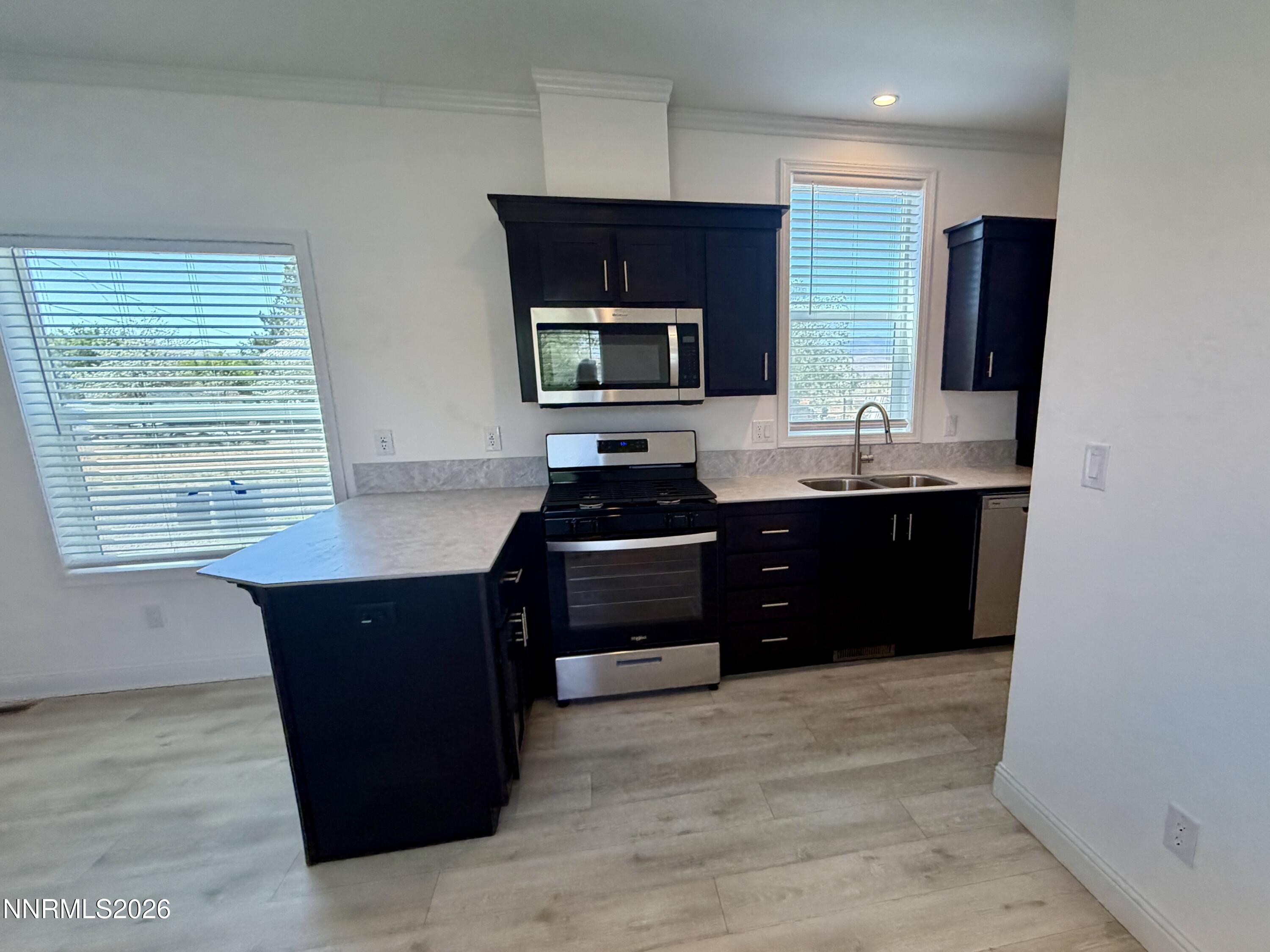 5405 Desert Lane Property Photo 6