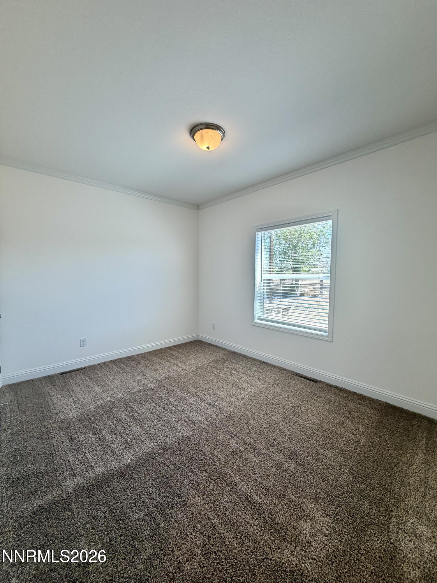 5405 Desert Lane Property Photo 8