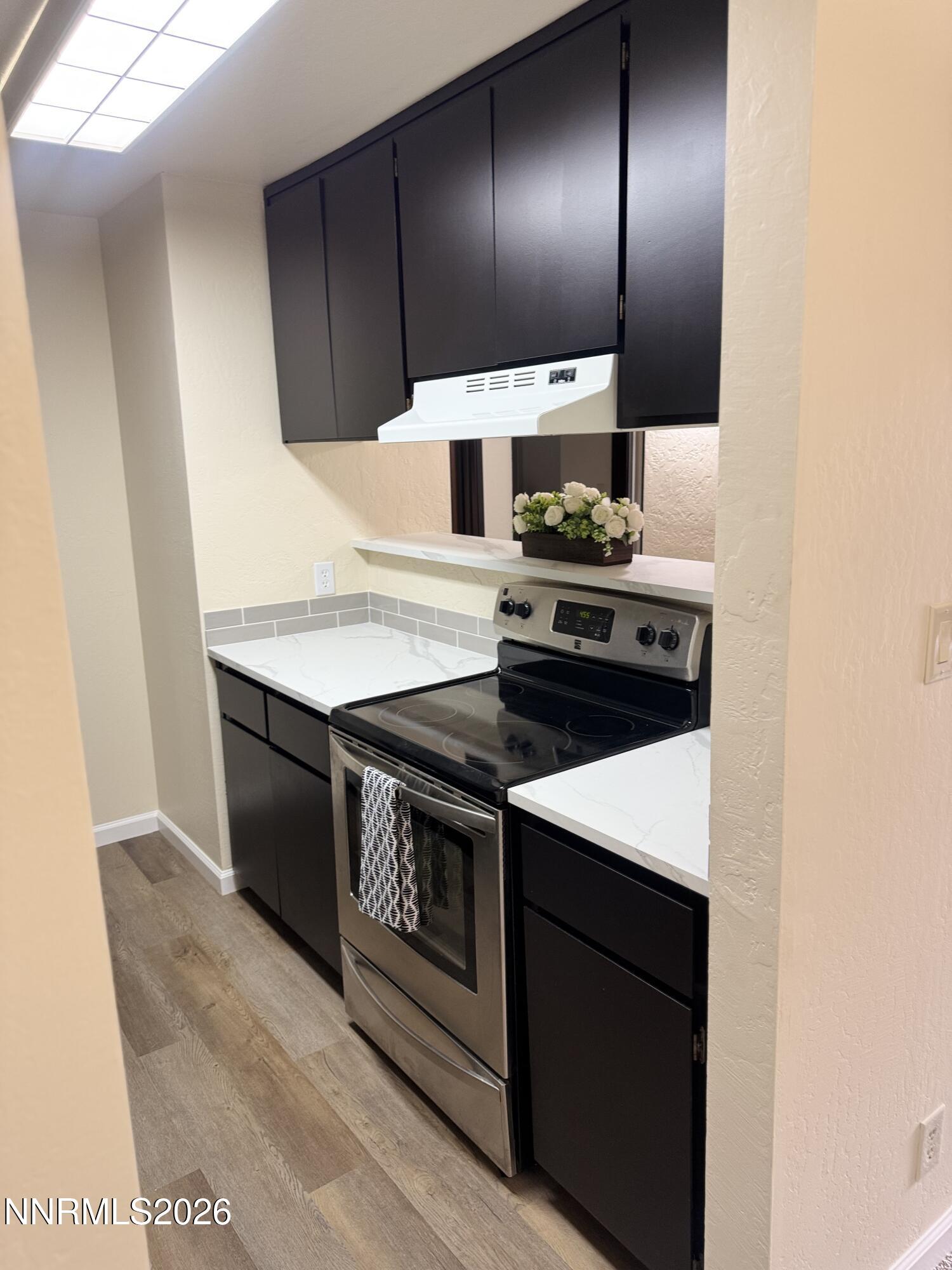 2955 S Lakeside Drive Unit 202 Property Photo 9