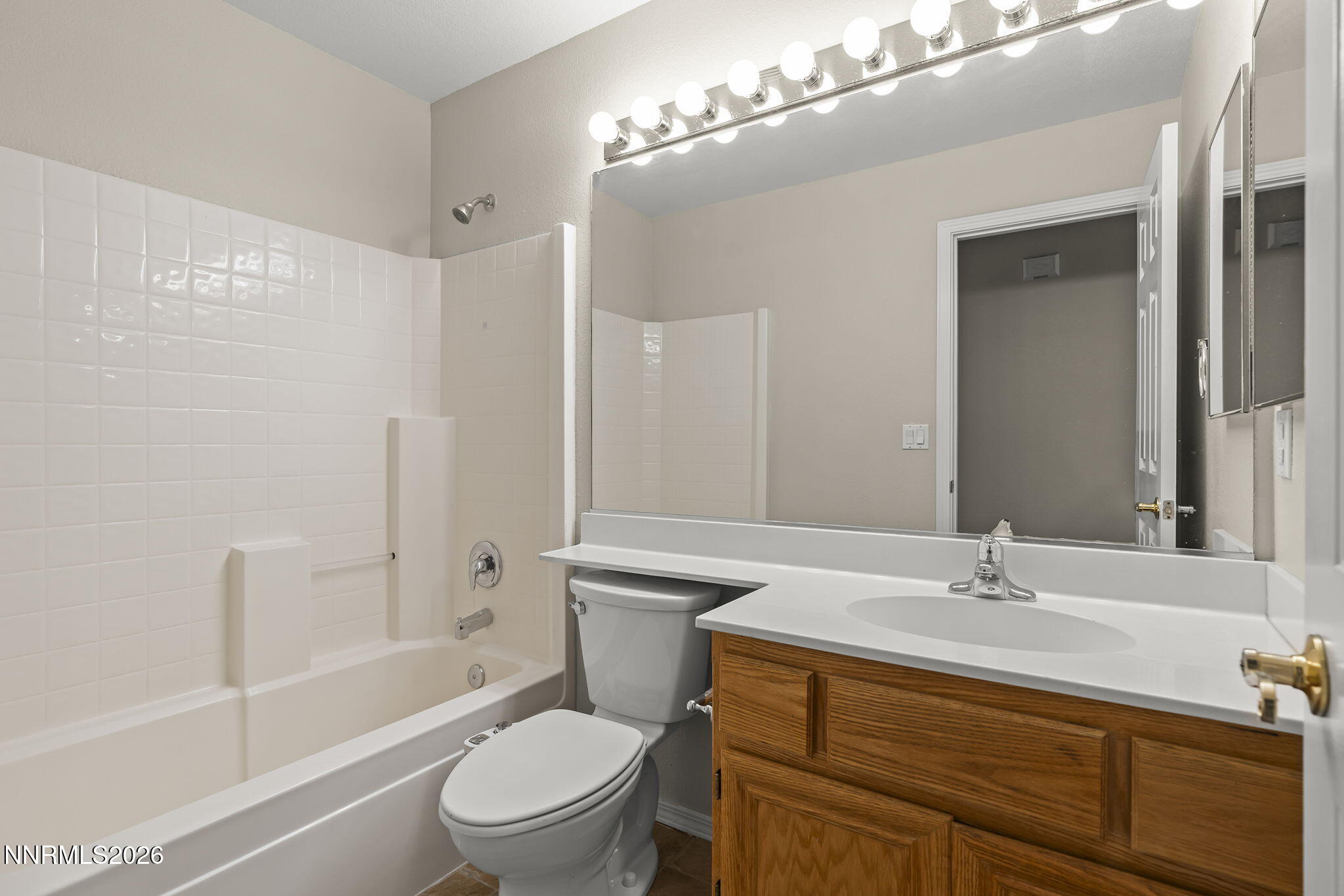 1611 Brentworth Way Property Photo 32