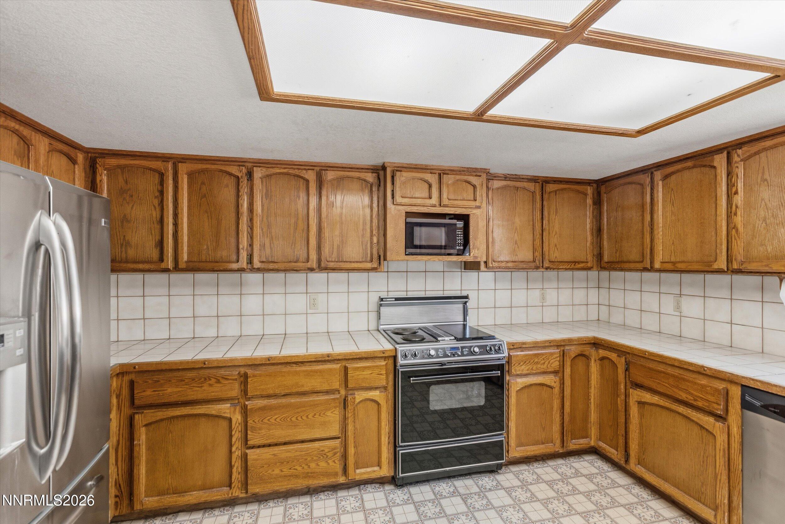 3684 Lakeview Road Property Photo 7