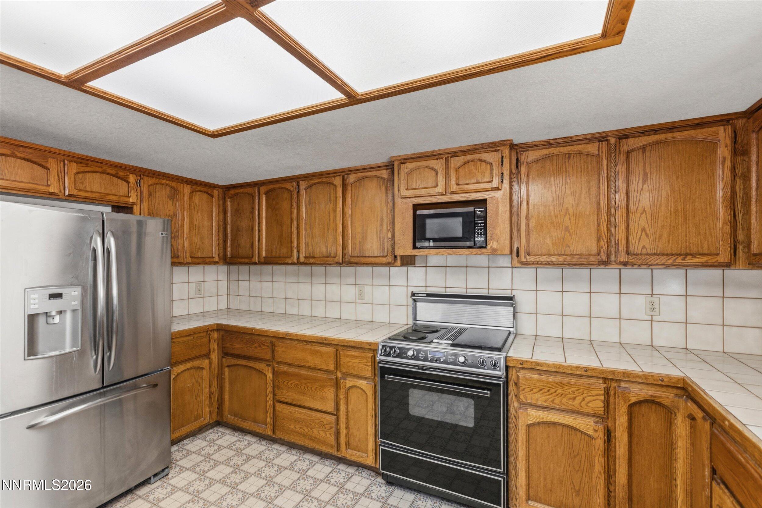 3684 Lakeview Road Property Photo 8
