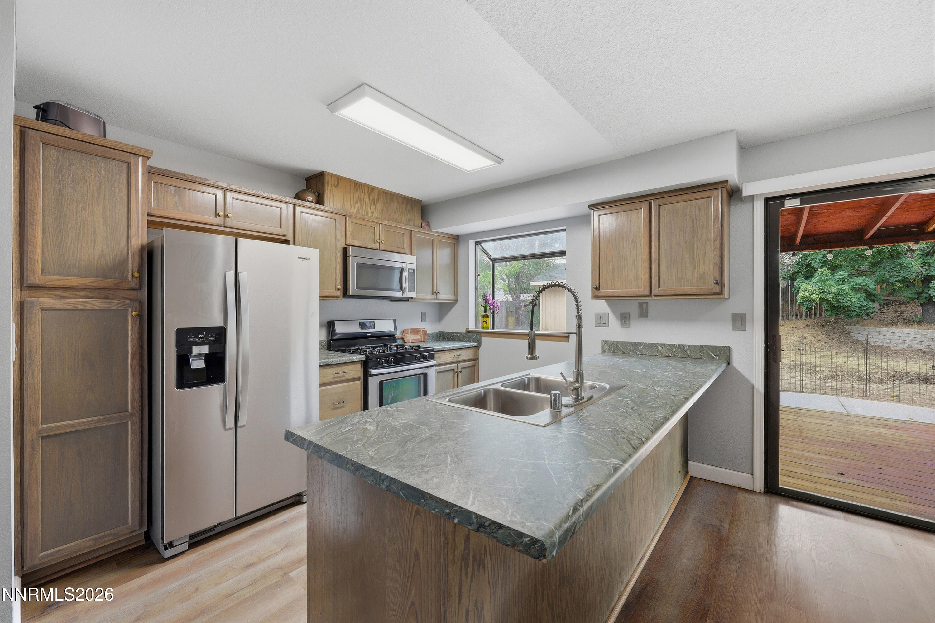 5840 Starcrest Avenue Property Photo 6