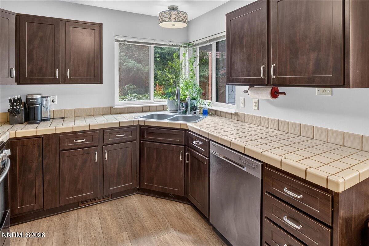 280 Edgewater Parkway Property Photo 12