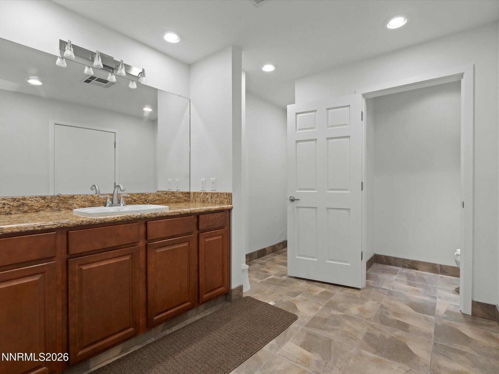 441 W Plumb Lane Property Photo 33