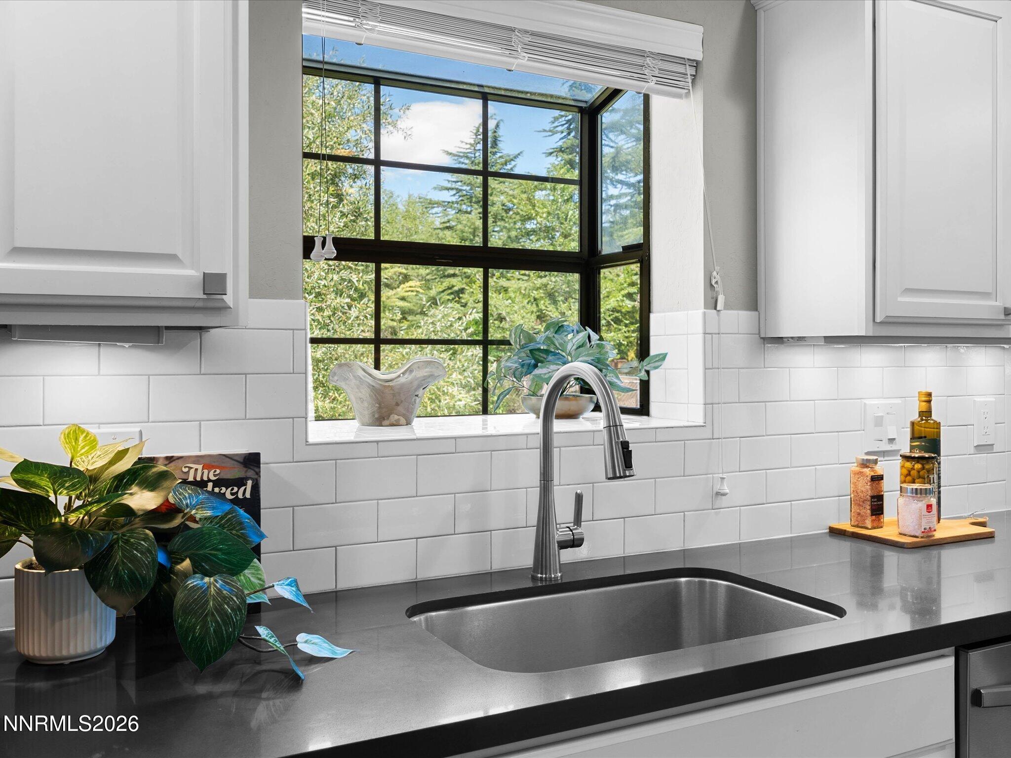 2240 S Arlington Avenue Property Photo 18
