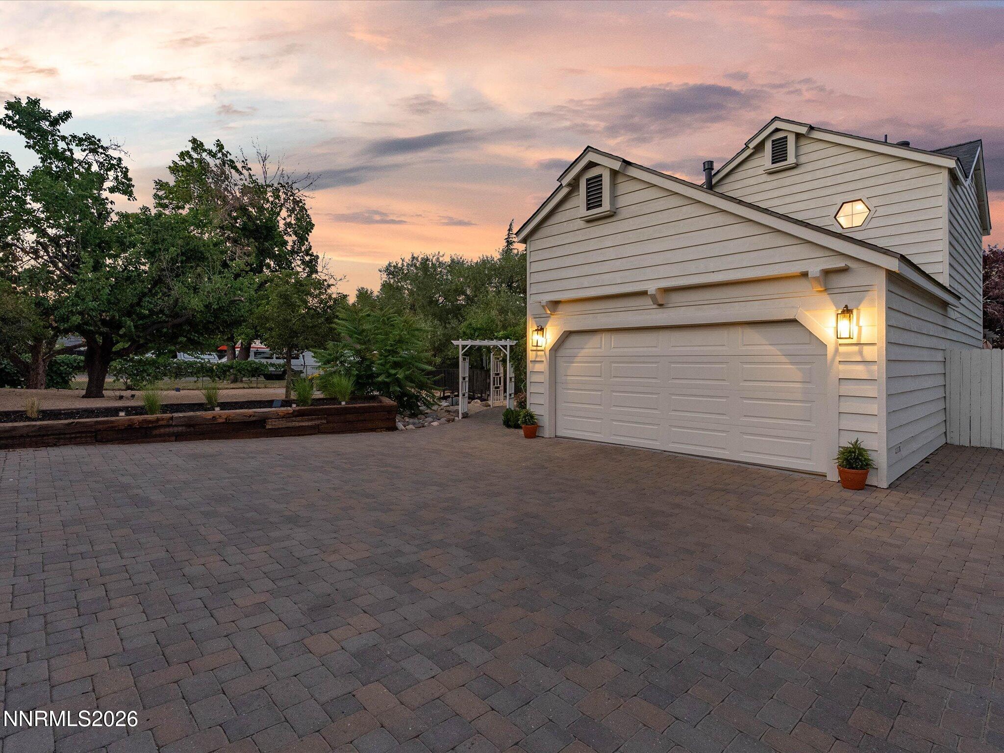 2240 S Arlington Avenue Property Photo 65