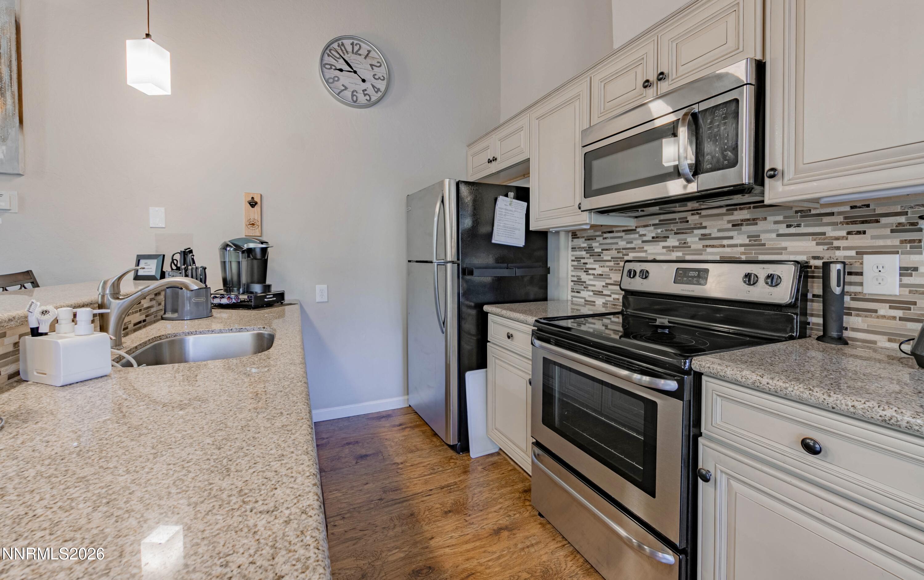 110 Spooner Lane A Property Photo 6